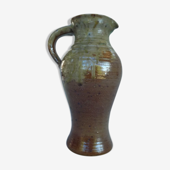 Pitcher in reeds