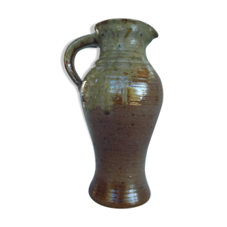 Pitcher in reeds