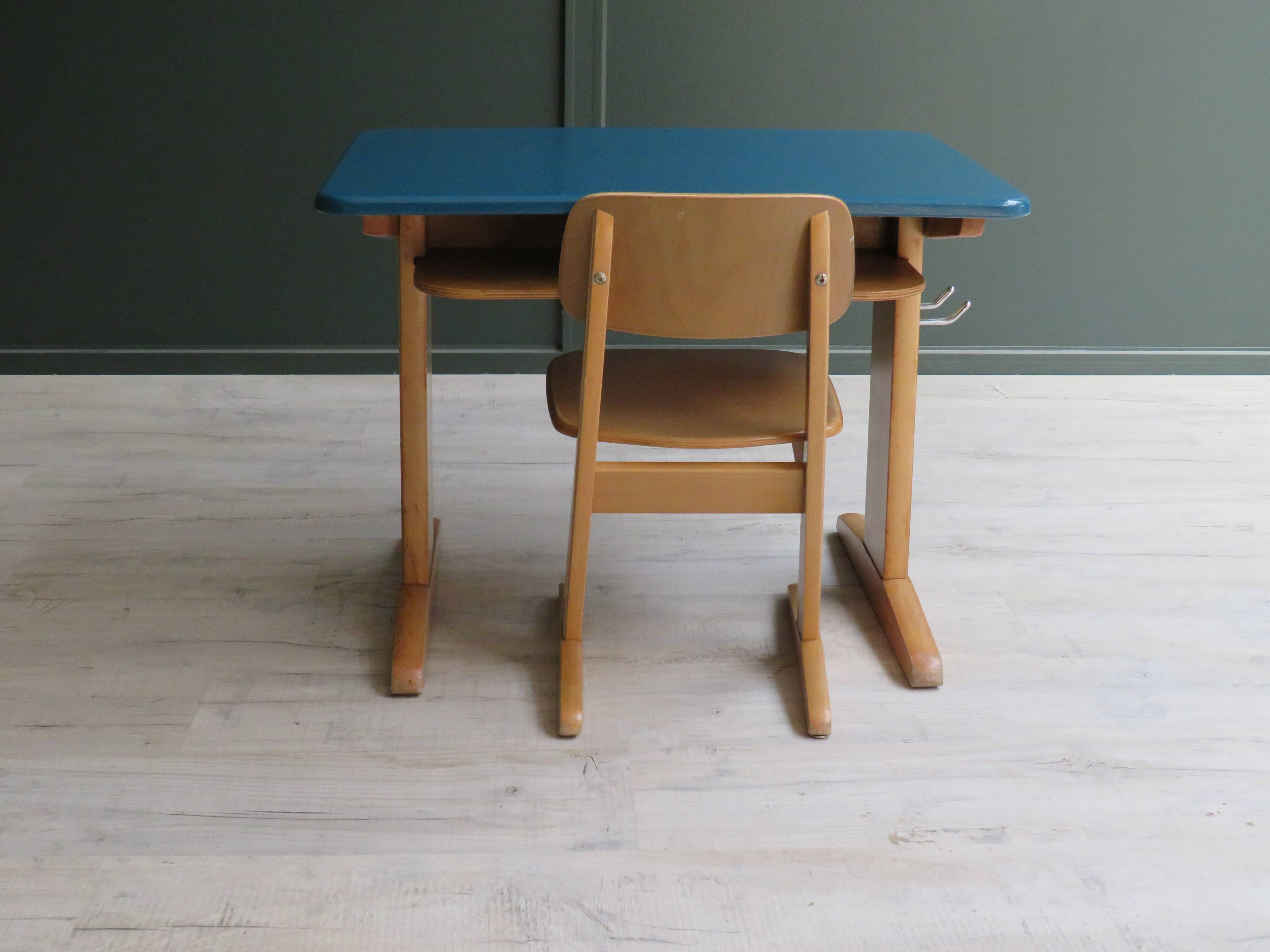 Vintage desk and children's chair casala/vs