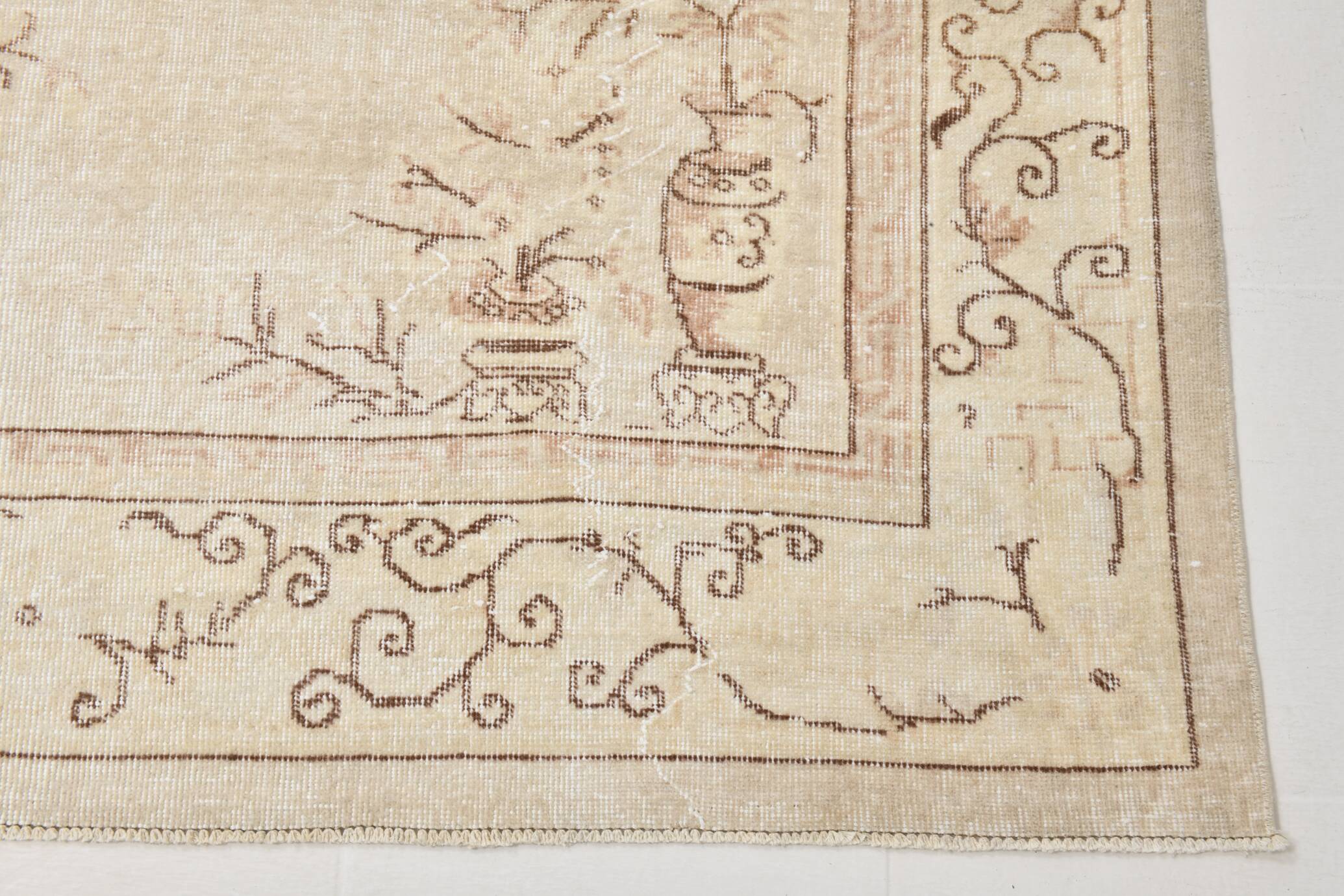 7x10 Cream Beige Oversize Vintage Rug, 209x311Cm