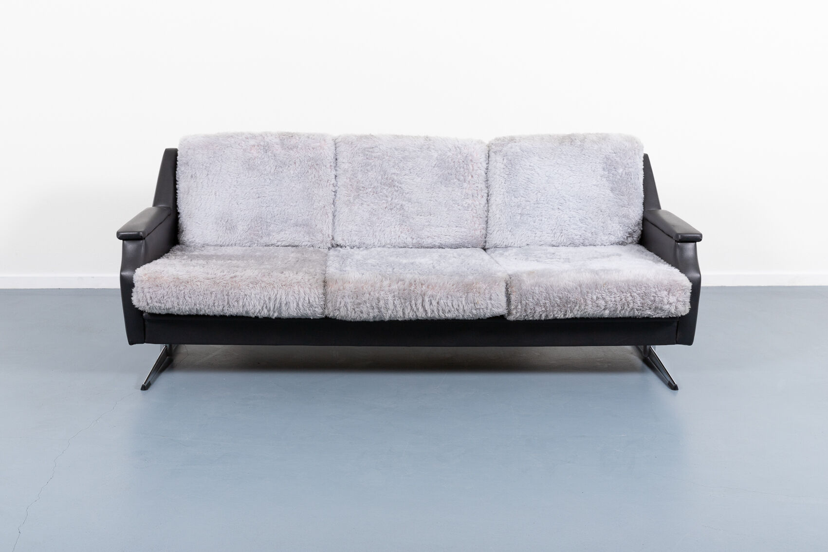 Vintage 'Plush' sofa 1960s
