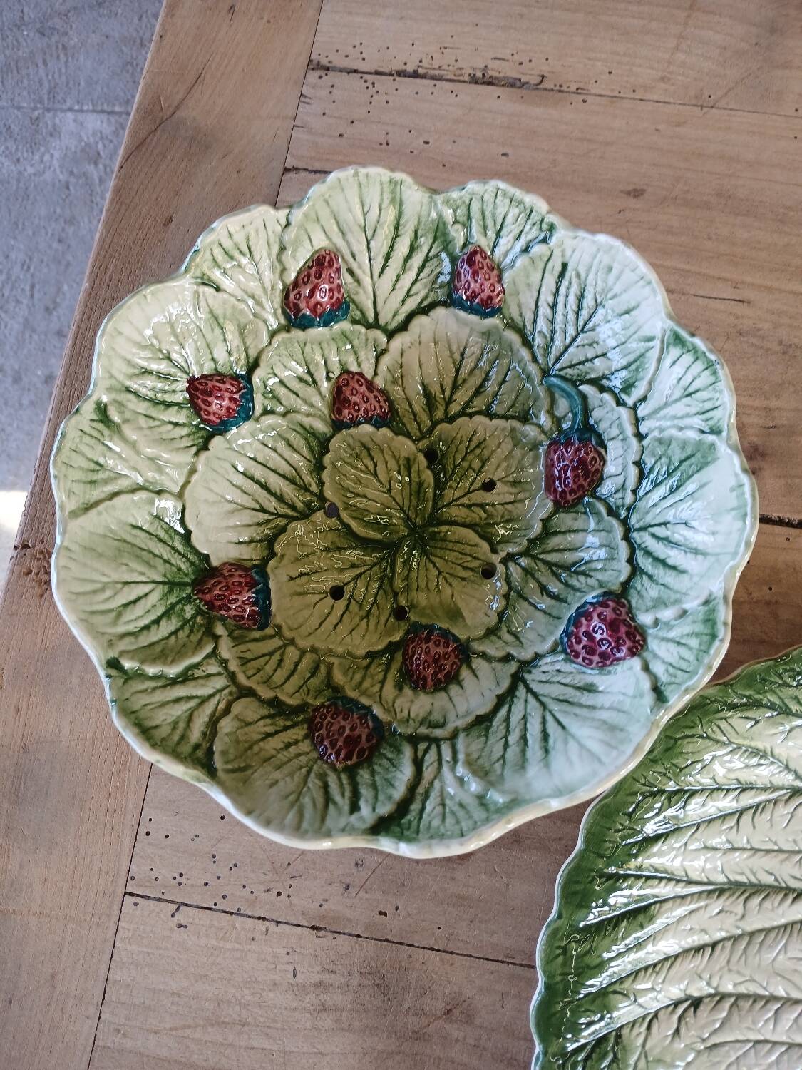 Flat slushie set and strawberry drainer