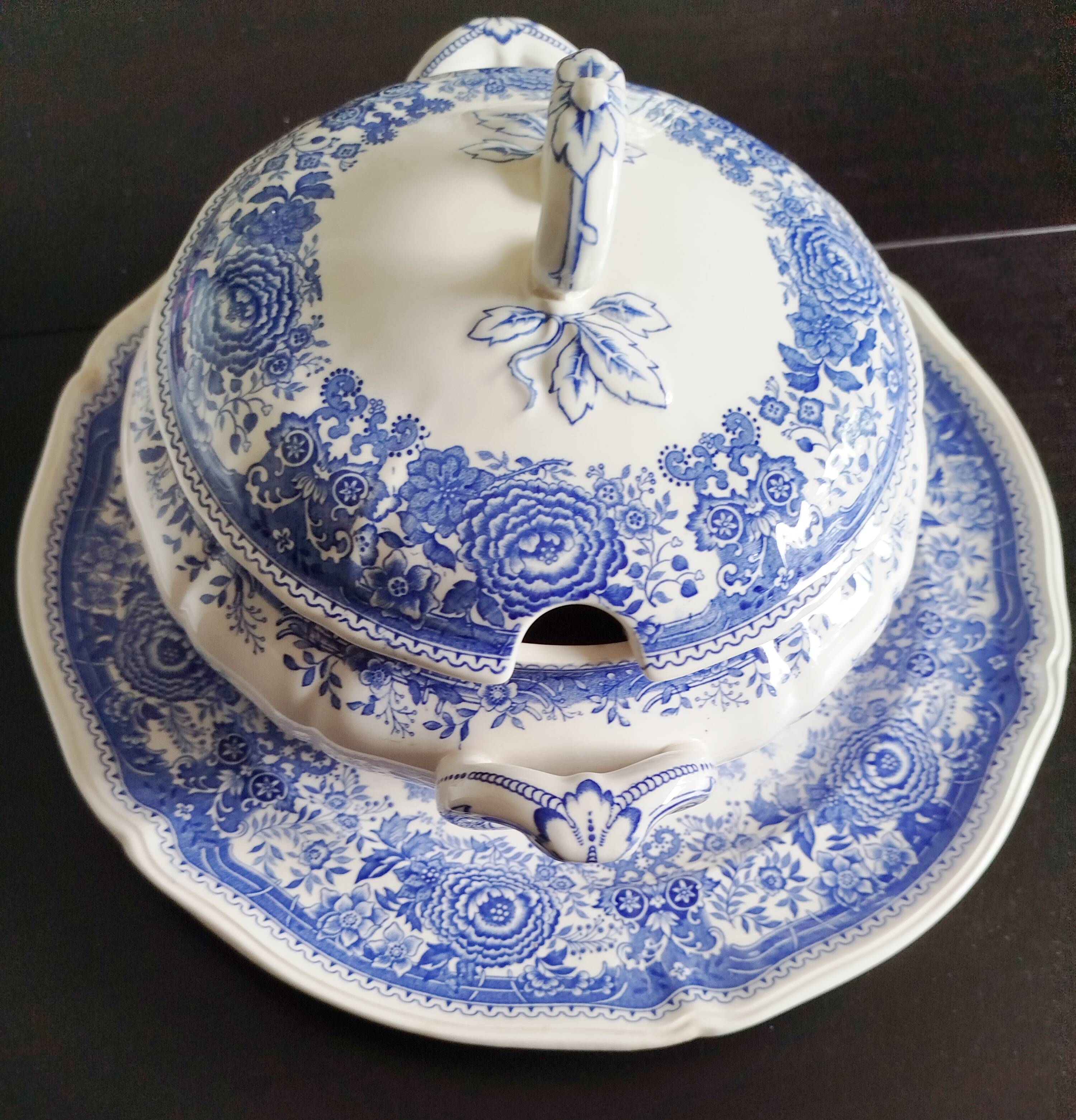 Soup tureen and dish Villeroy & Boch porcelain Burgenland edition