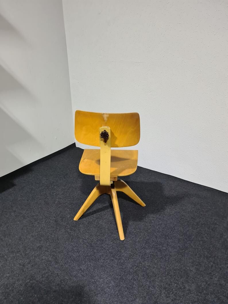 Bauhaus vintage swivel chair