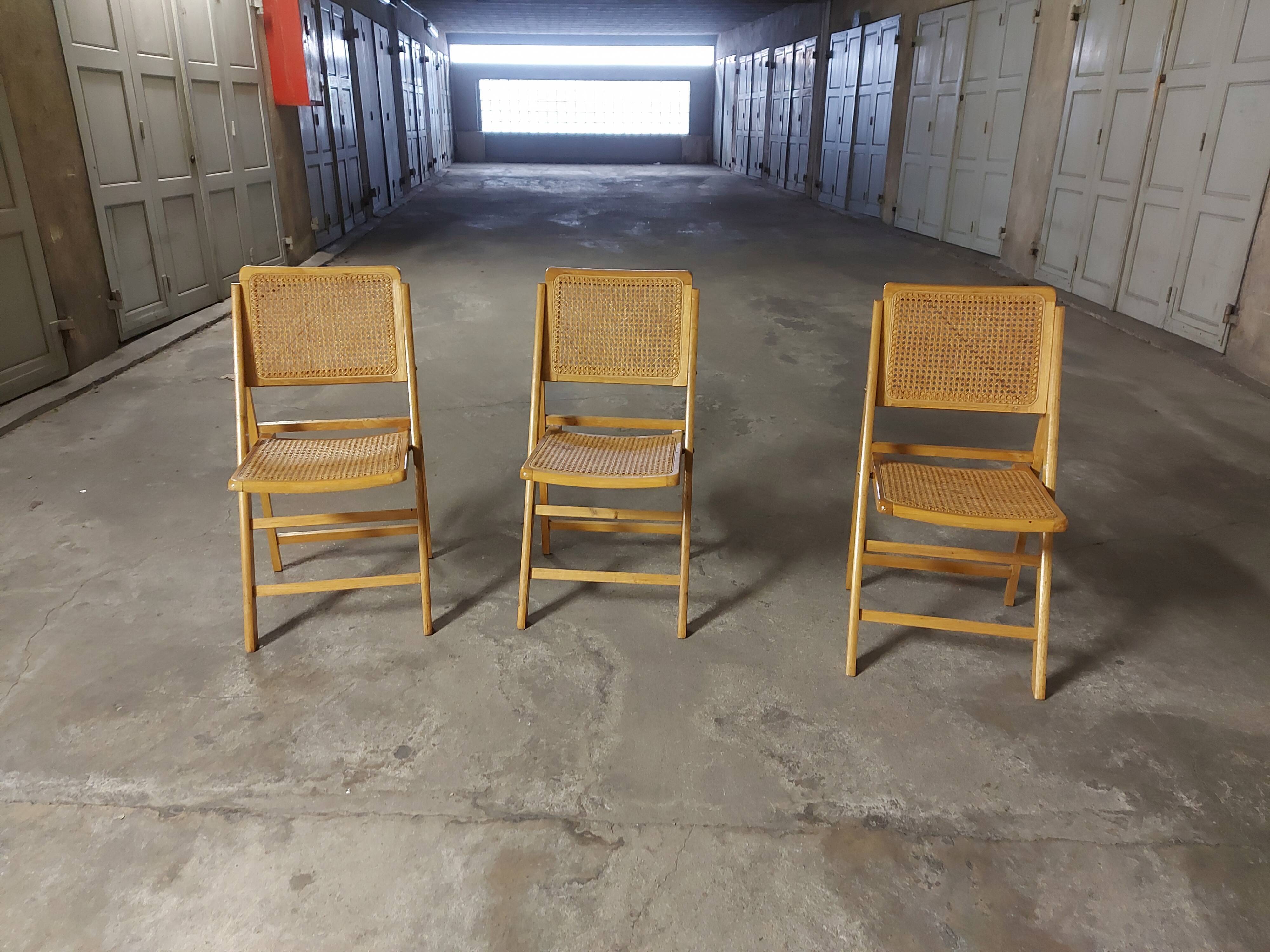 Set de 3 chaises  cannées  pliantes vintages 70
