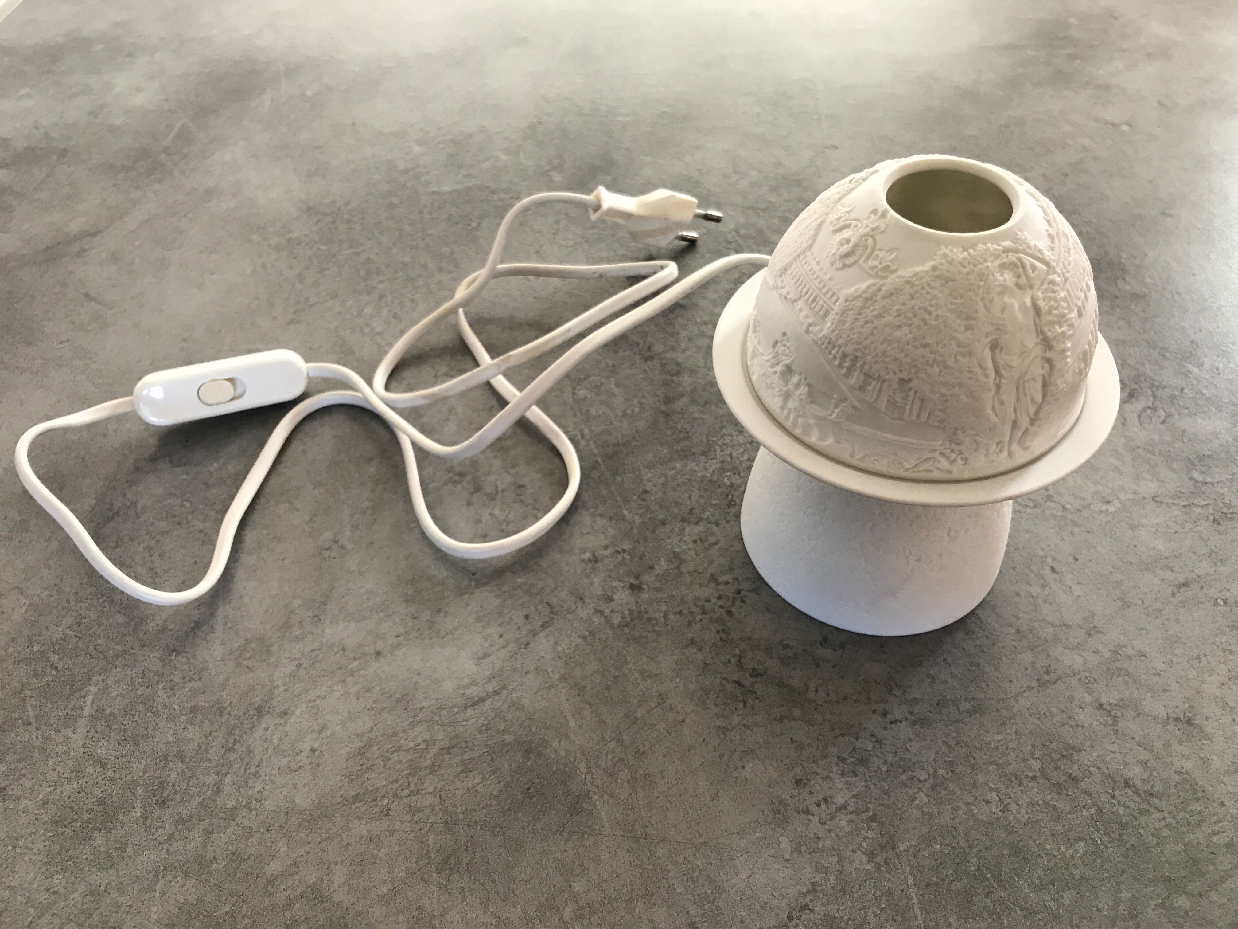 LAMP Night light Lithophanie BERNARDAUD Limoges in BISCUIT decoration VERSAILLE signed