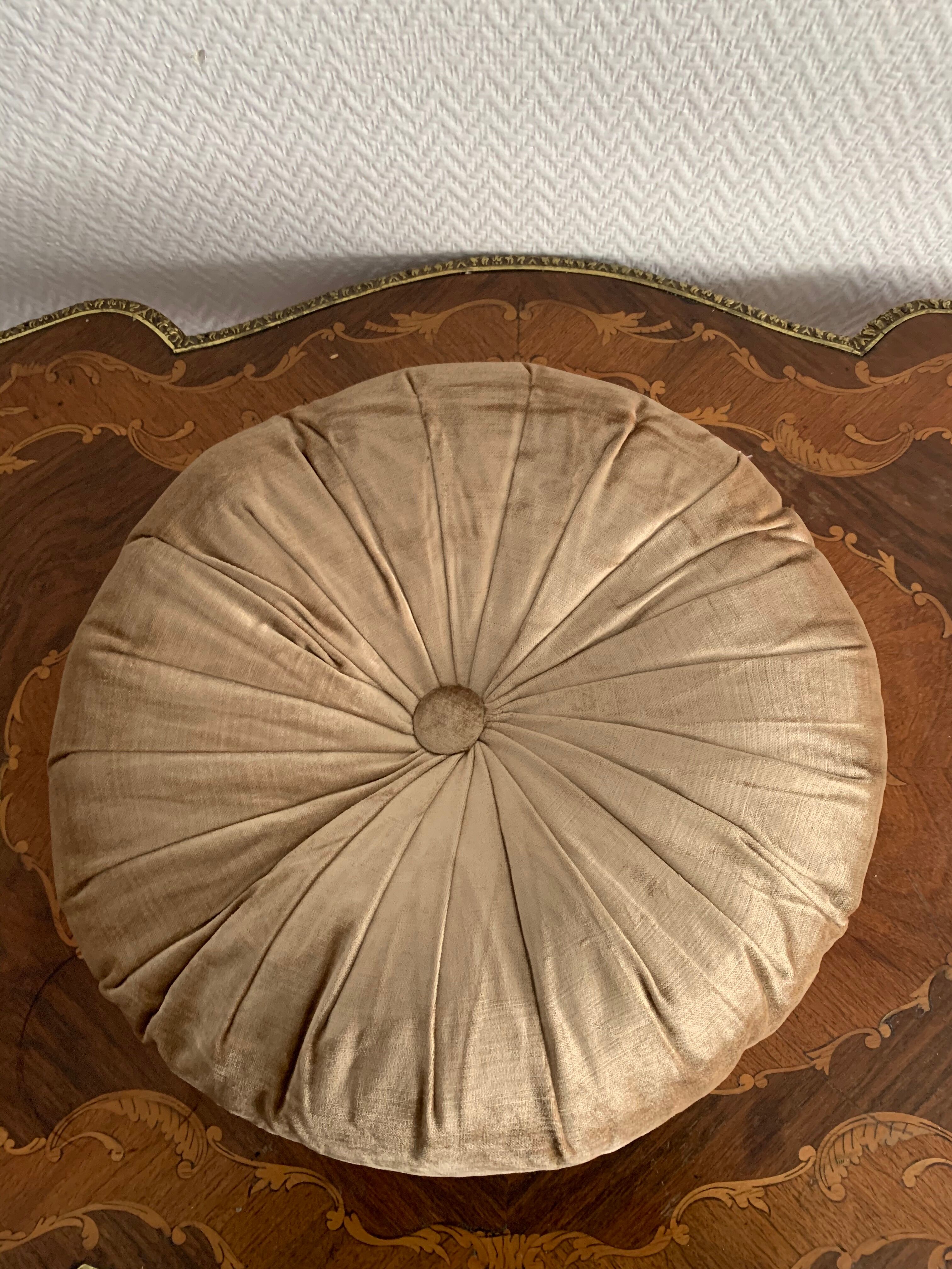 Gold lamé round velvet cushion