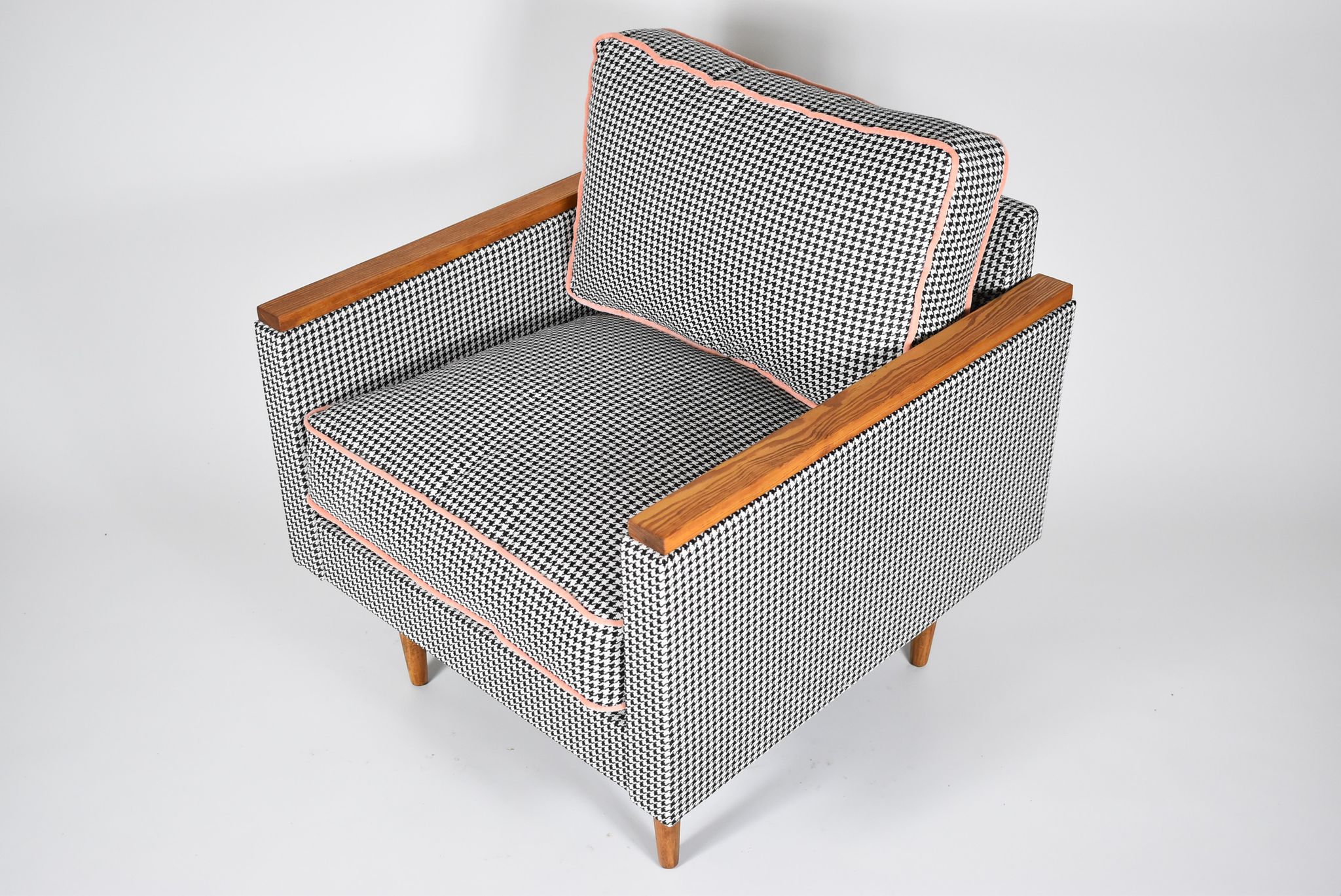 Mid-century original armchair Cube, 1970s,  restored, pied de poule
