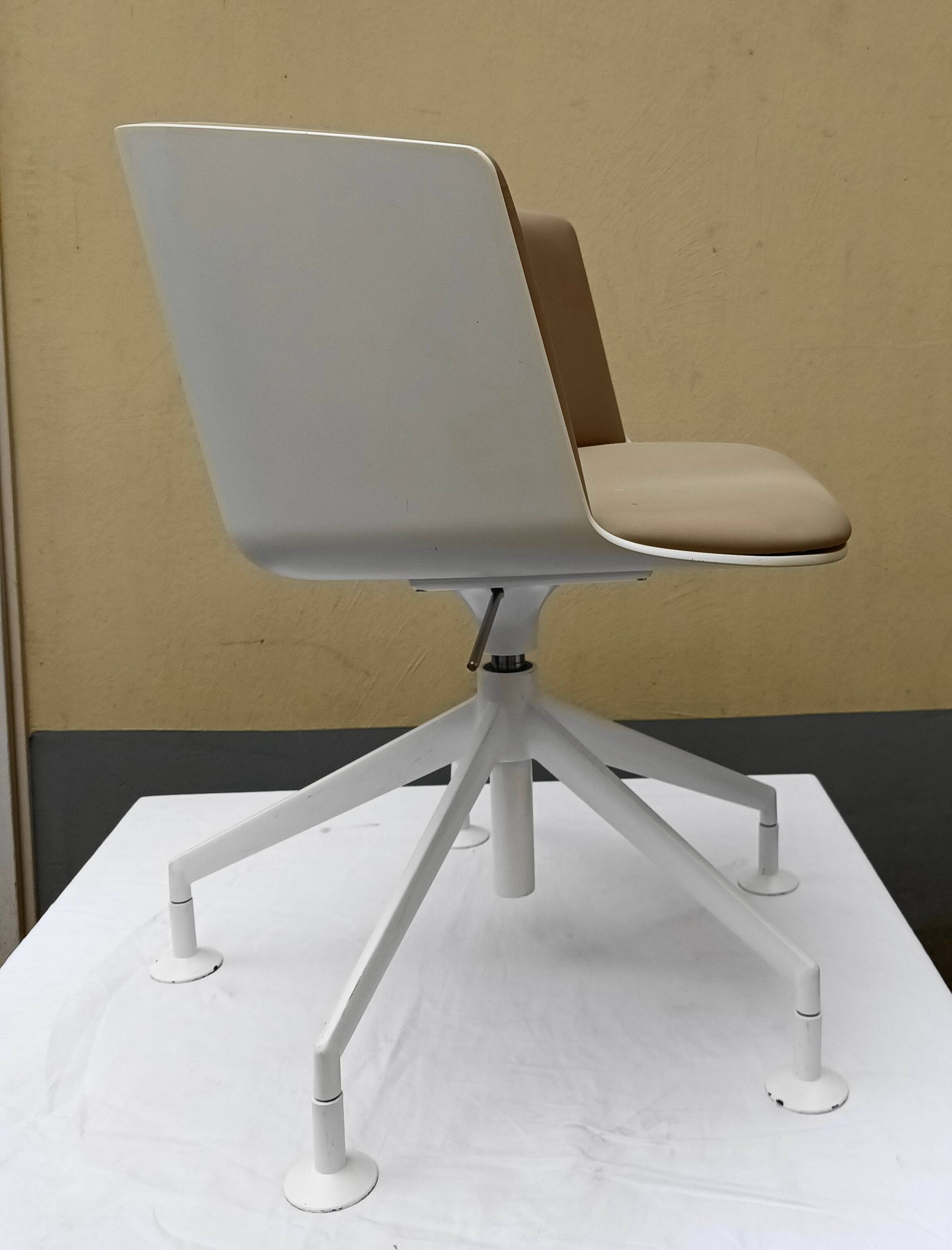 "Cut" office chair by Francesco Rota for Lapalma