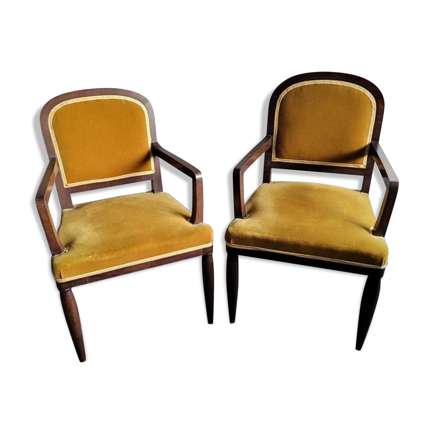 Wide and comfortable bridge chair