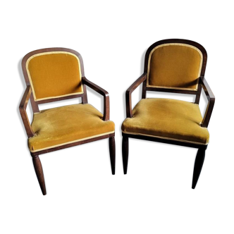 Wide and comfortable bridge chair