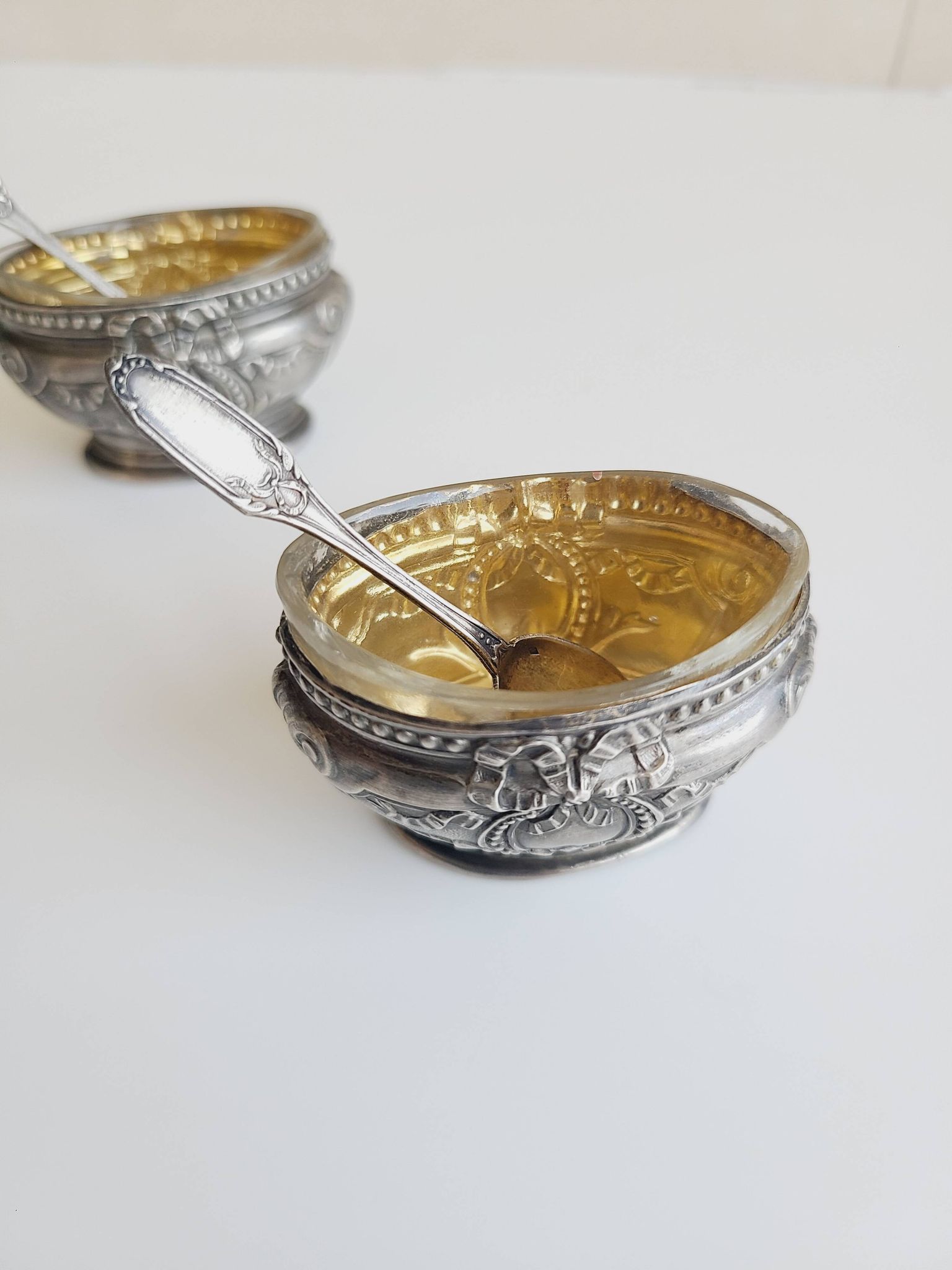 1900. Paire de salerons argent et vermeil