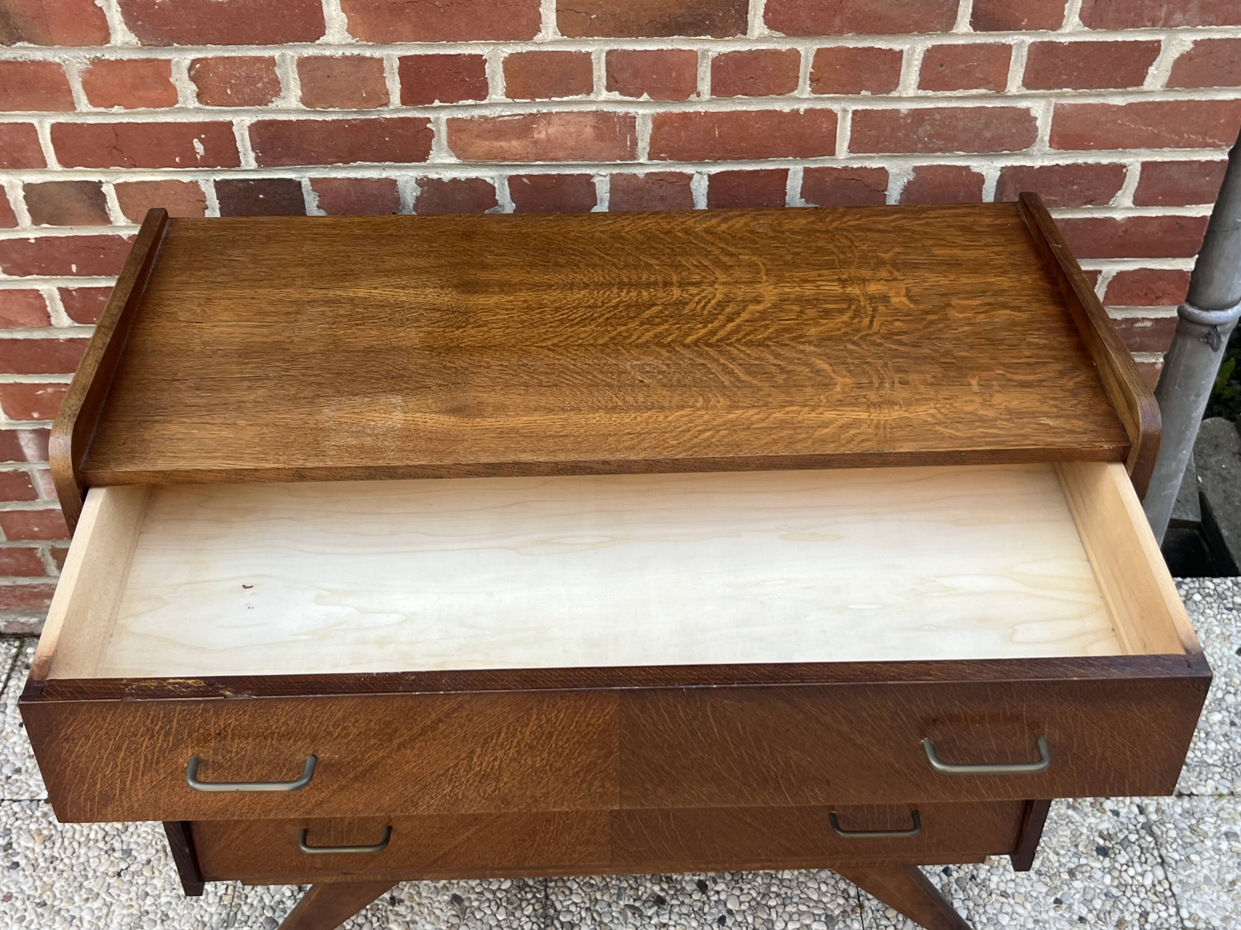 Commode vintage pieds compas
