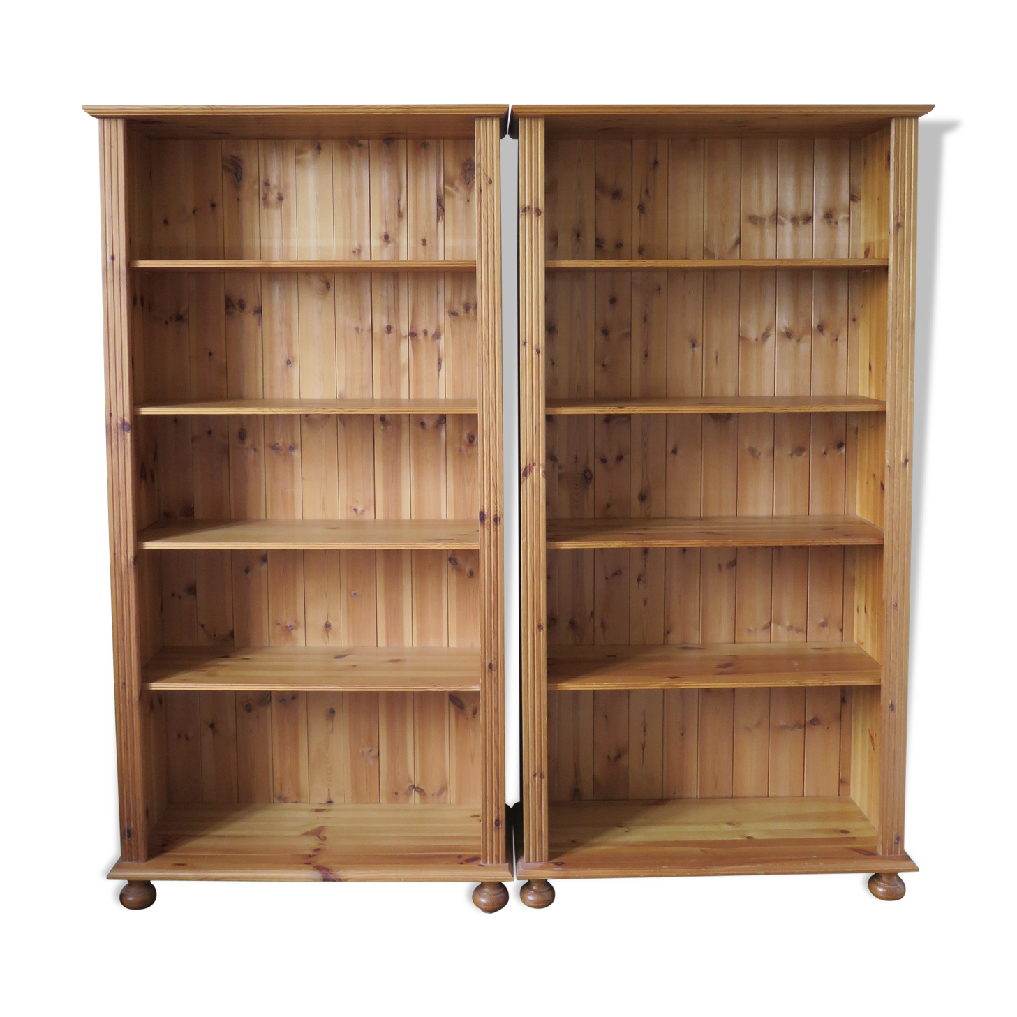Pair of pine libraries
