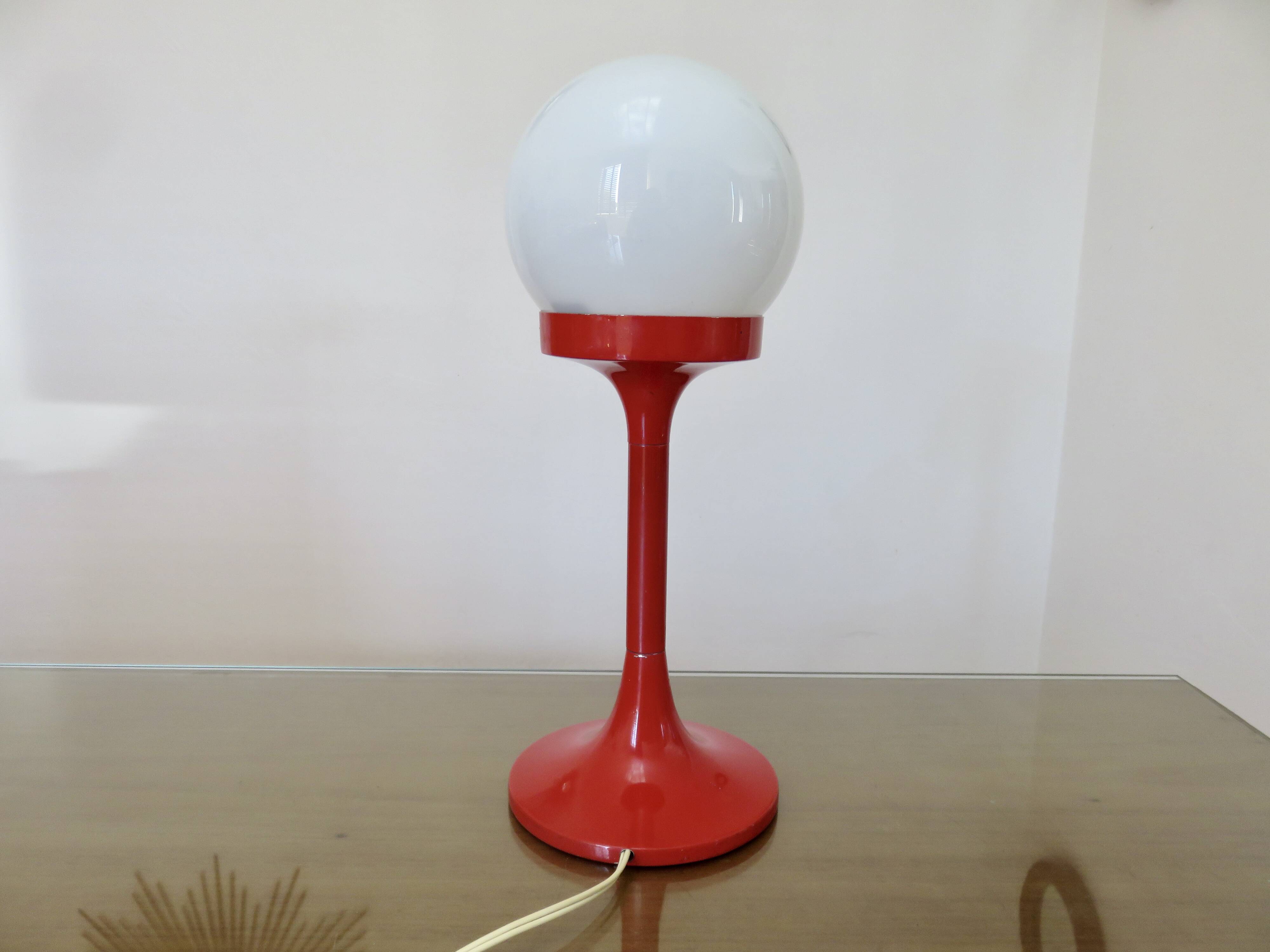 Tulip foot lamp, 1970, red lacquered aluminium and opaline
