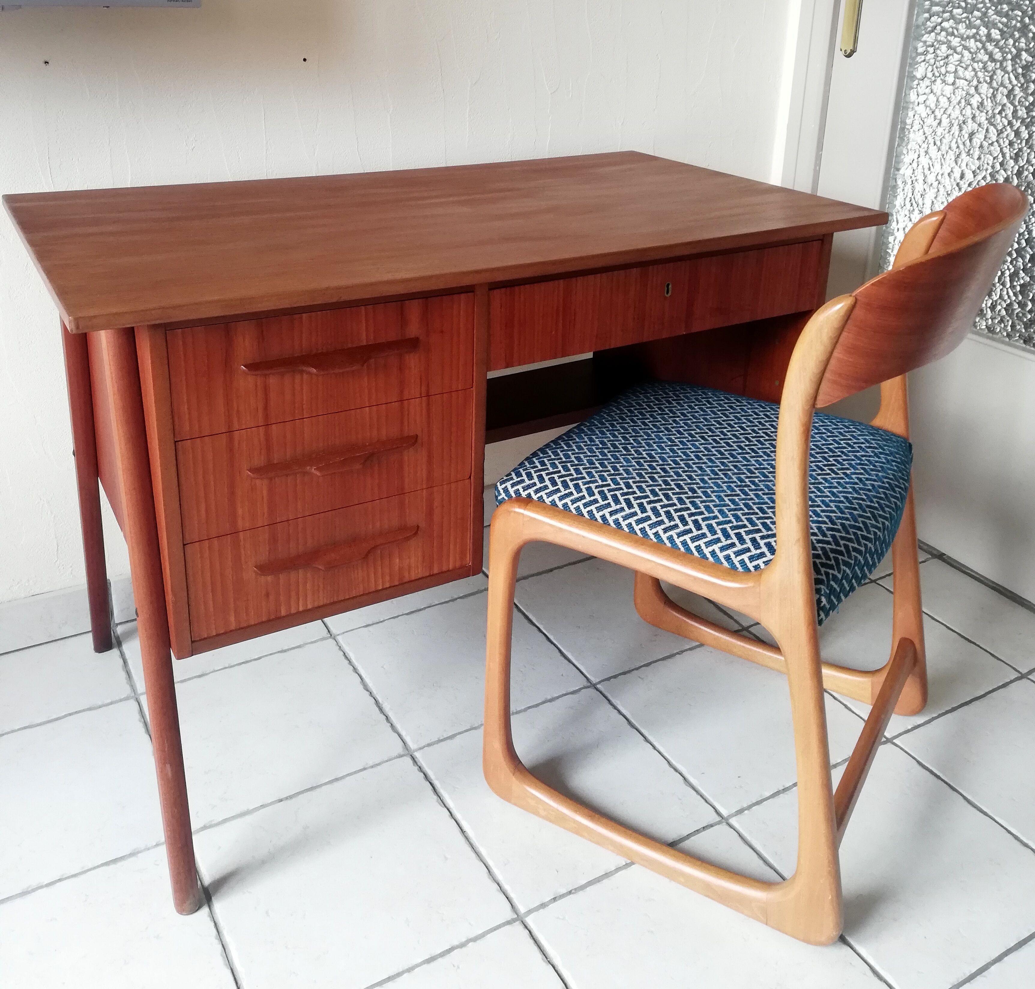 Danish office feet compass