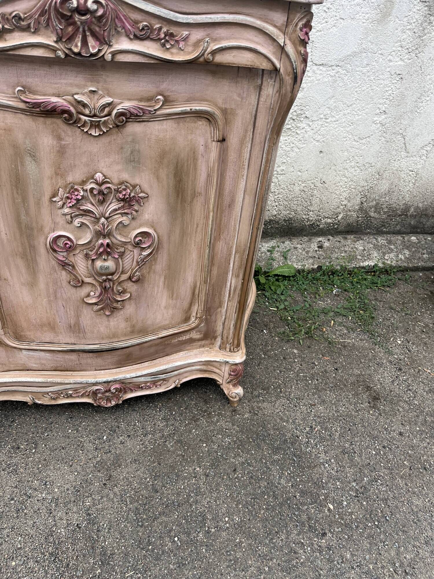 Louis XV style side table – door carved with floral decoration