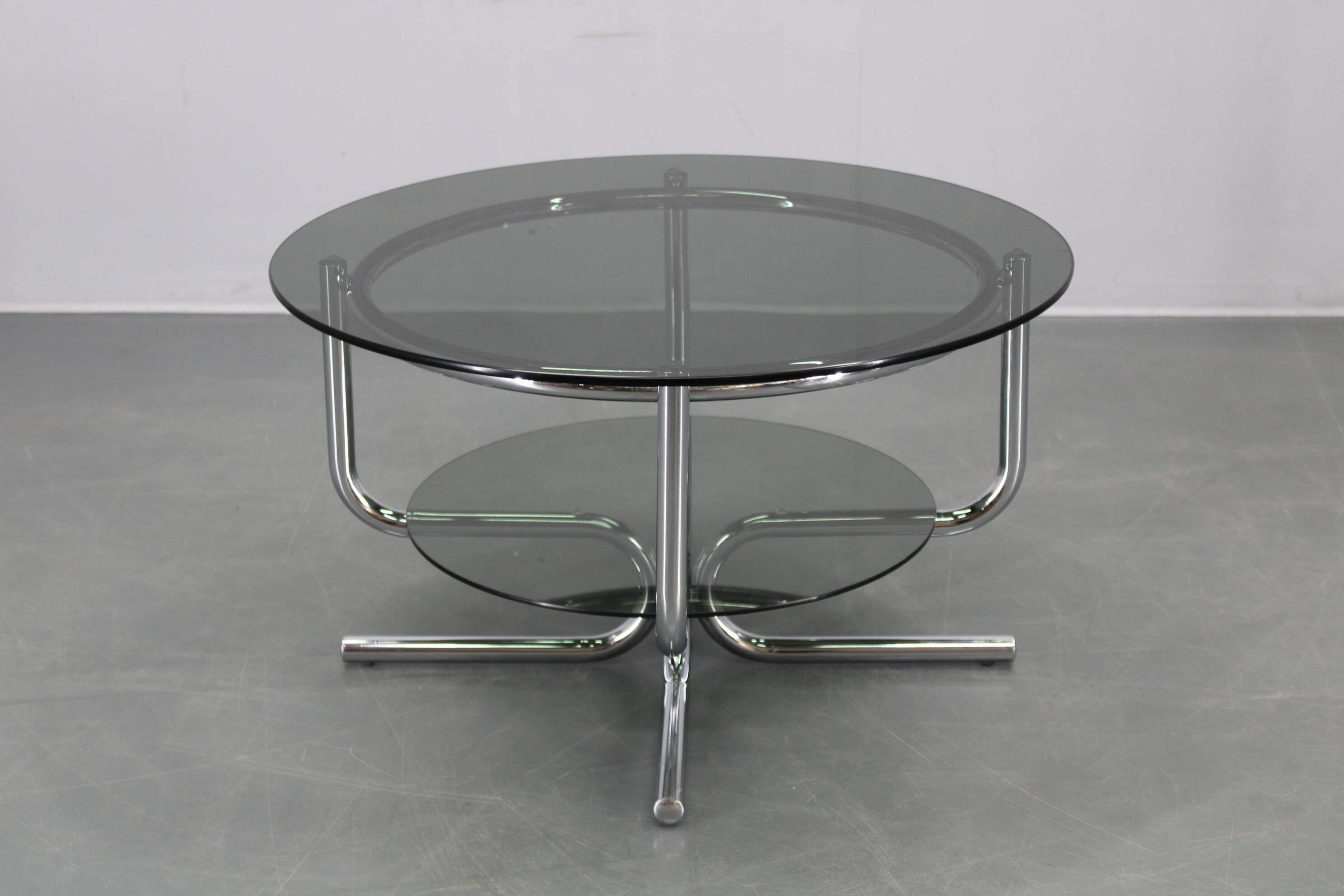 1970s Italian chrome tubular coffee table with smoked glass, round