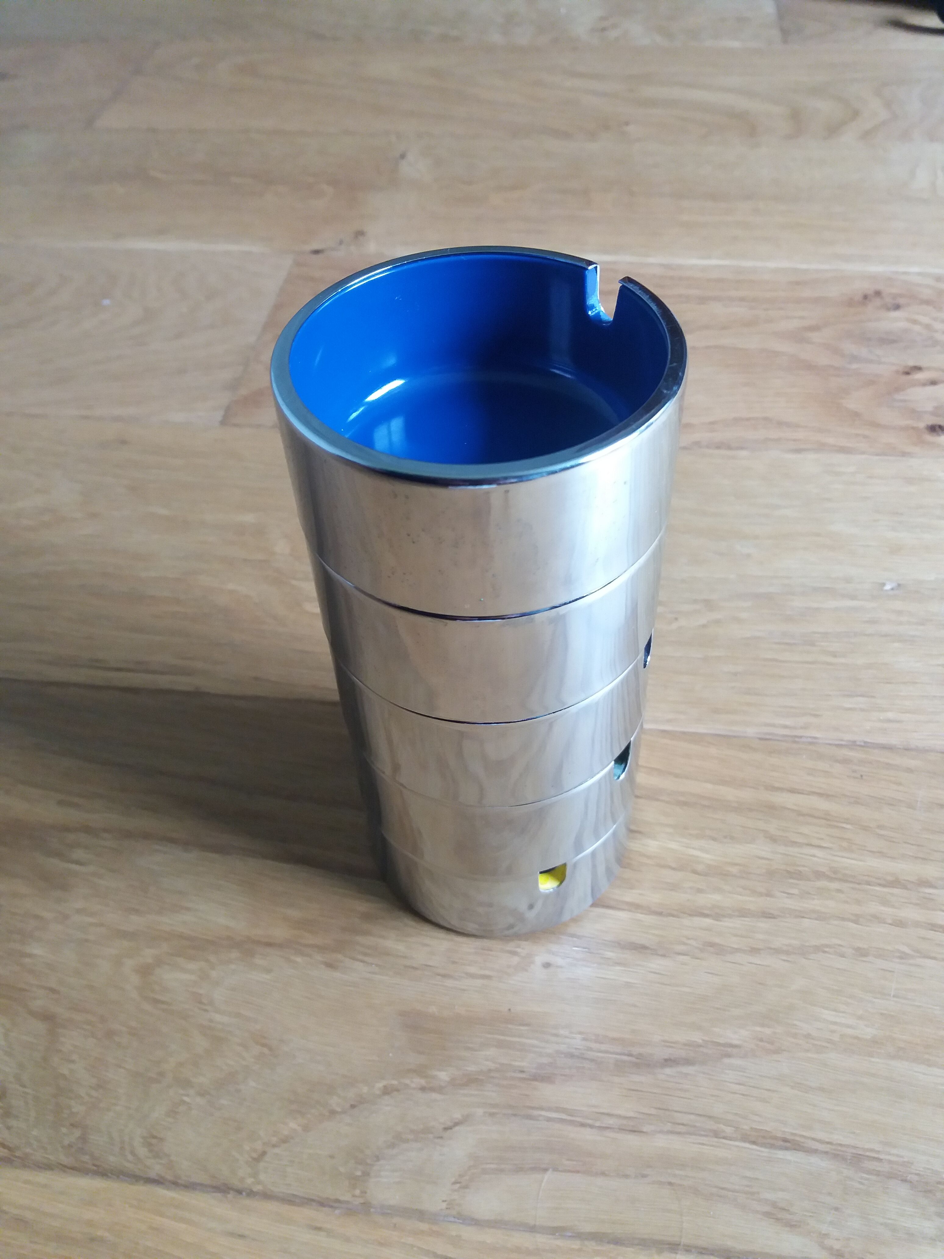 5 stackable ashtrays Maru designer Isamu Kenmochi Japan Space age 60s