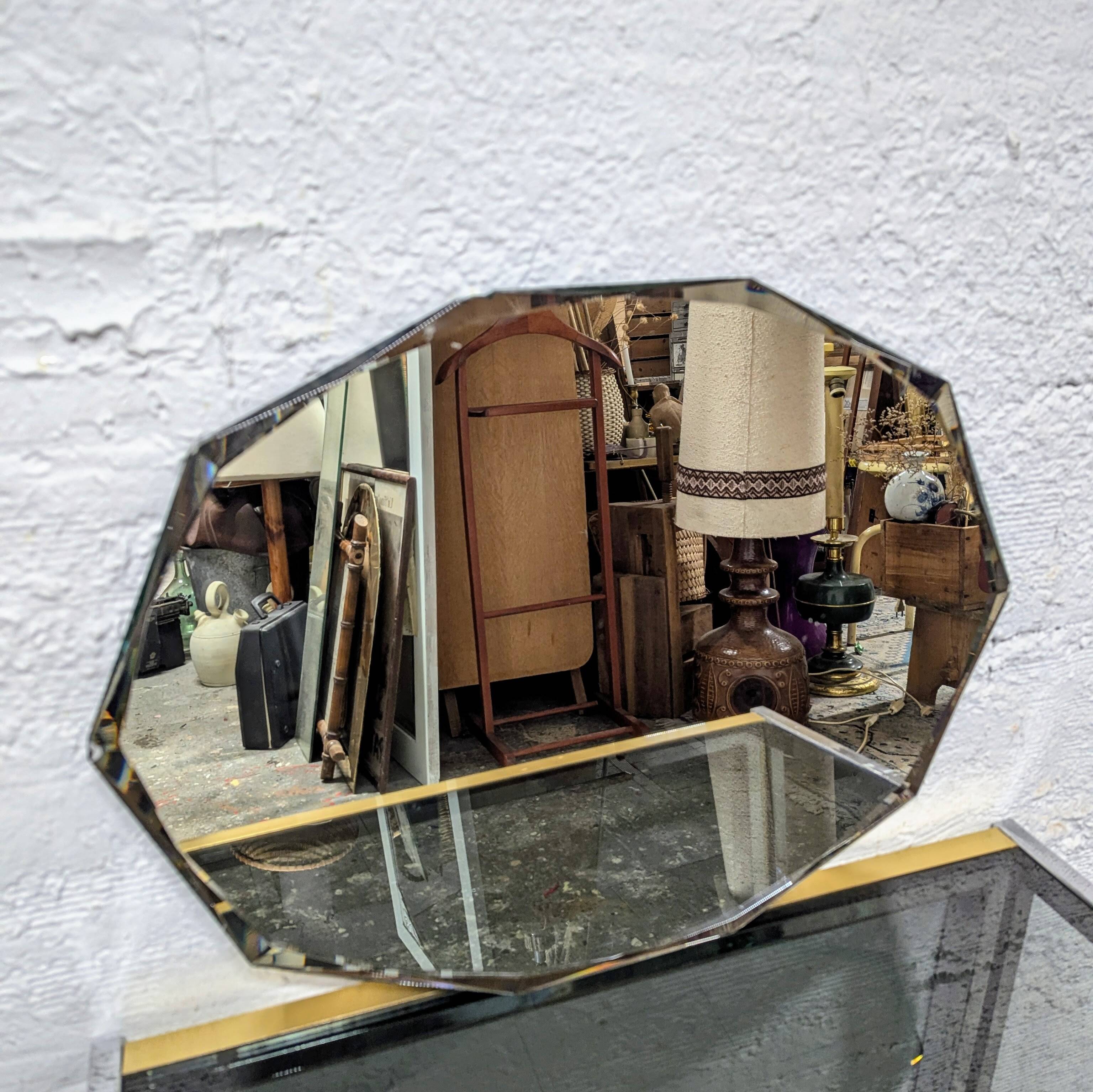 Decagonal beveled mirror