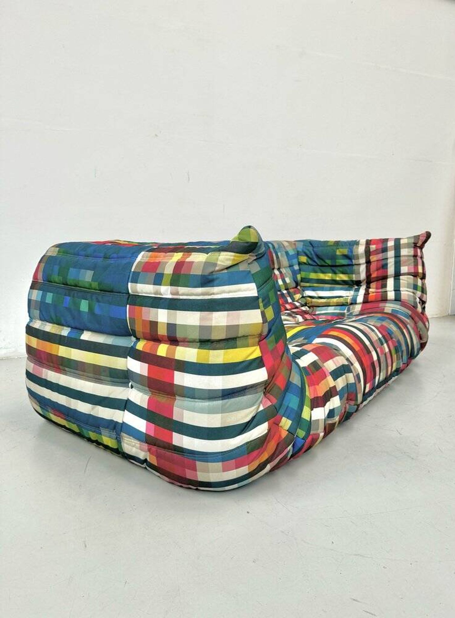 3-seater Togo sofa Shanghai in limited edition with armrests by Cristian Zuzunga for Ligne Roset, 2012