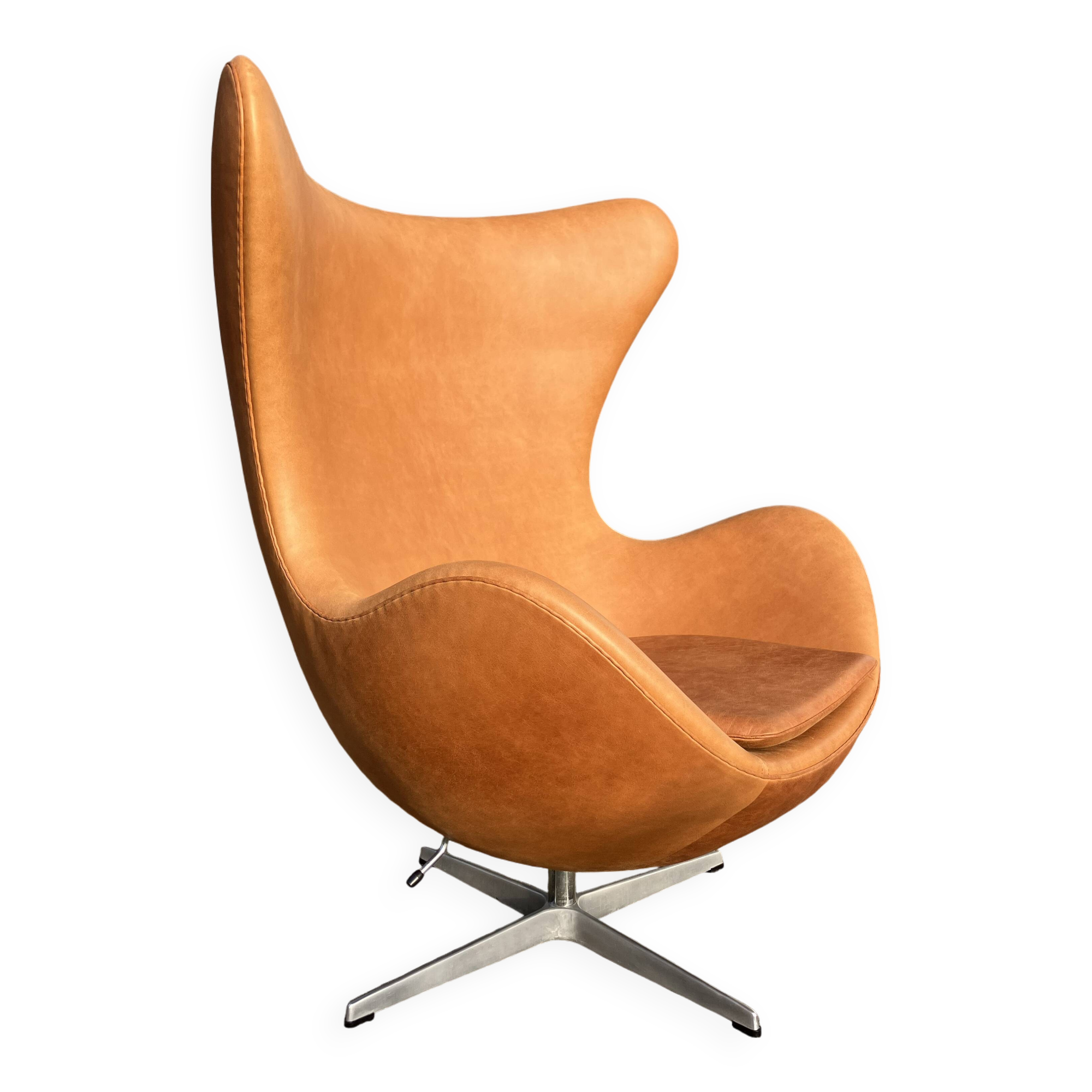 Original Fritz Hansen Egg chair from 1983 in perfect condition, new!! Rustic Cognac Camel Leather
