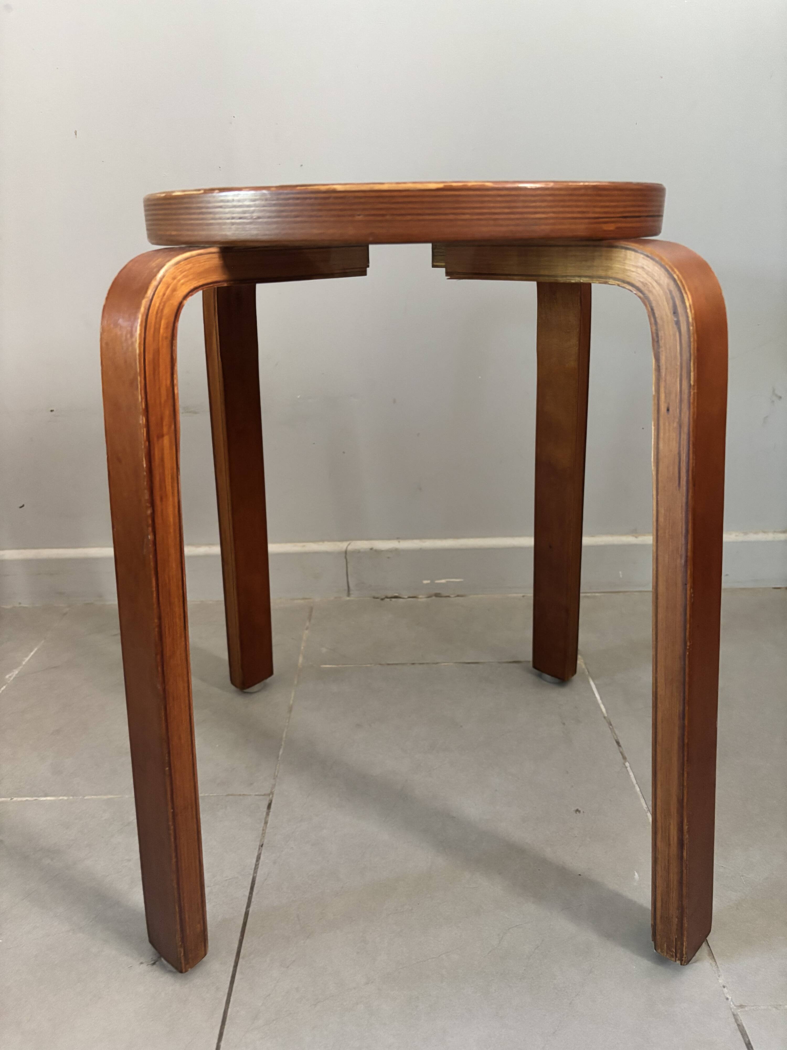 Pair of Artek stools model E60 (rare version with 4 legs), Alvar Aalto
