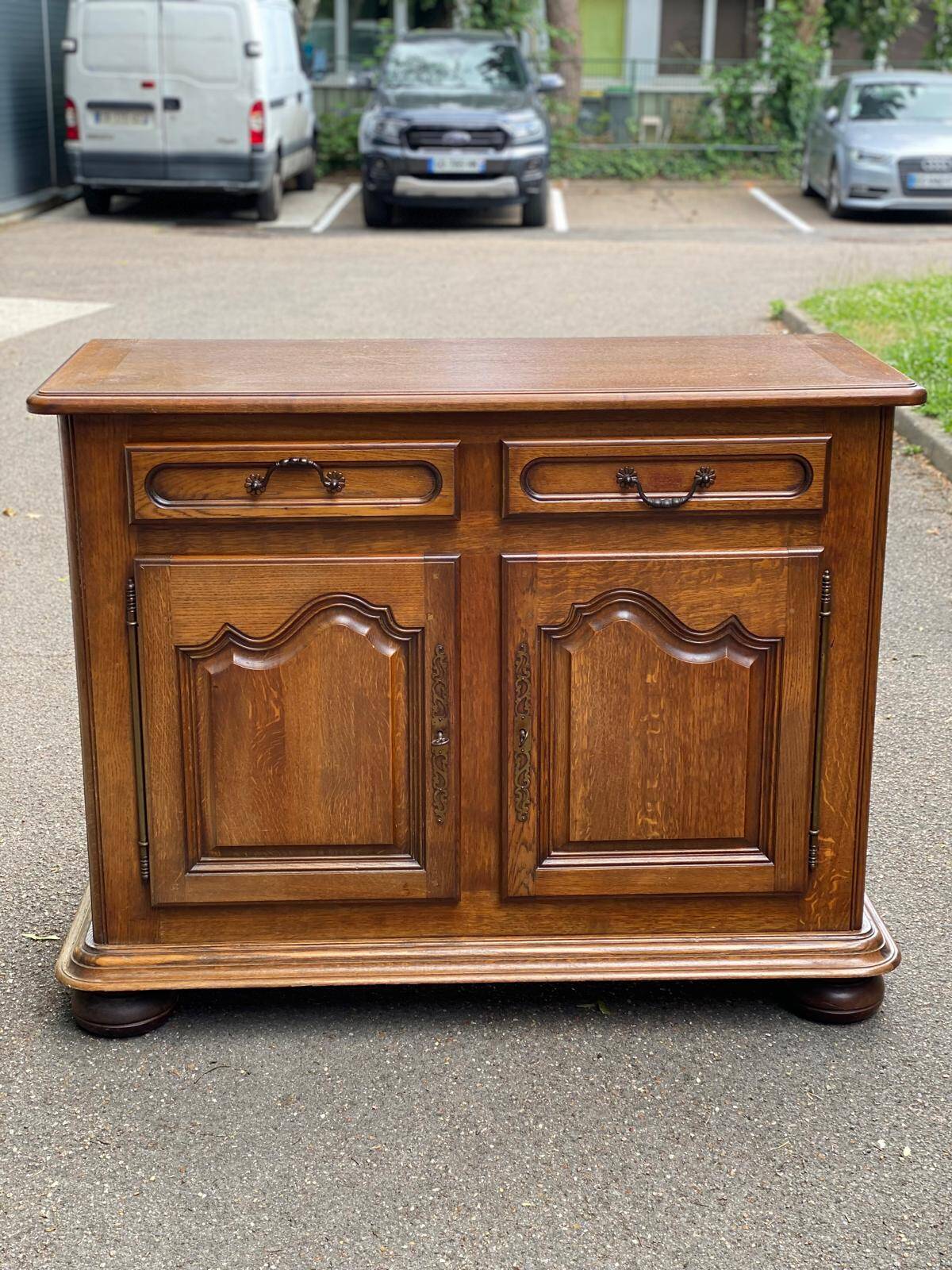 English solid wood sideboard 2 drawers 2 doors