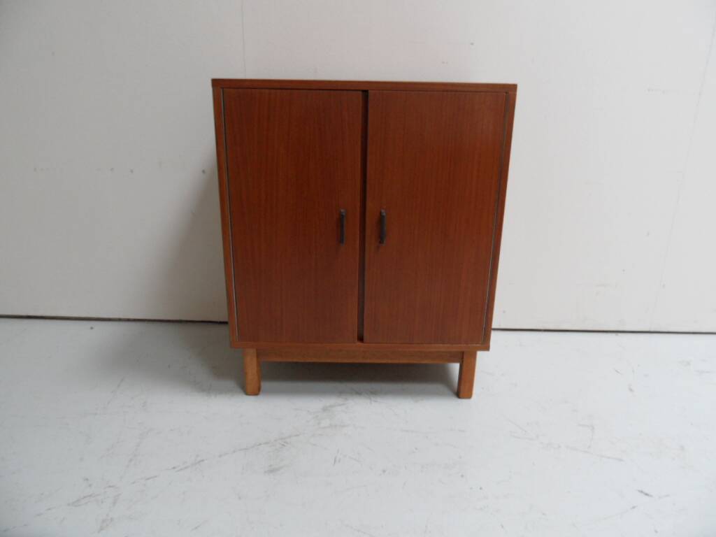 Mid century 2 door cabinet  sideboard