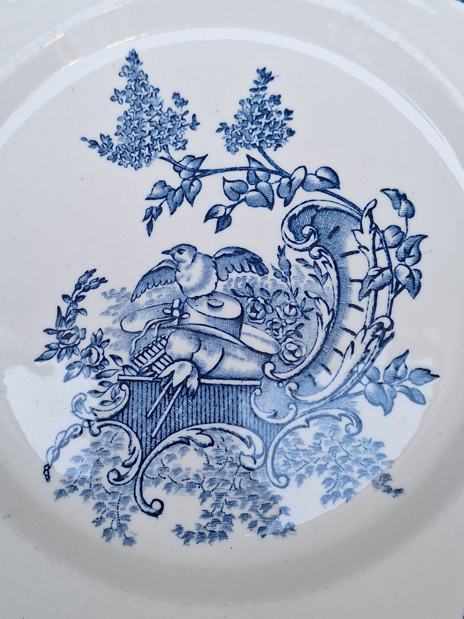 Service set in SG porcelain, Louis XV model.