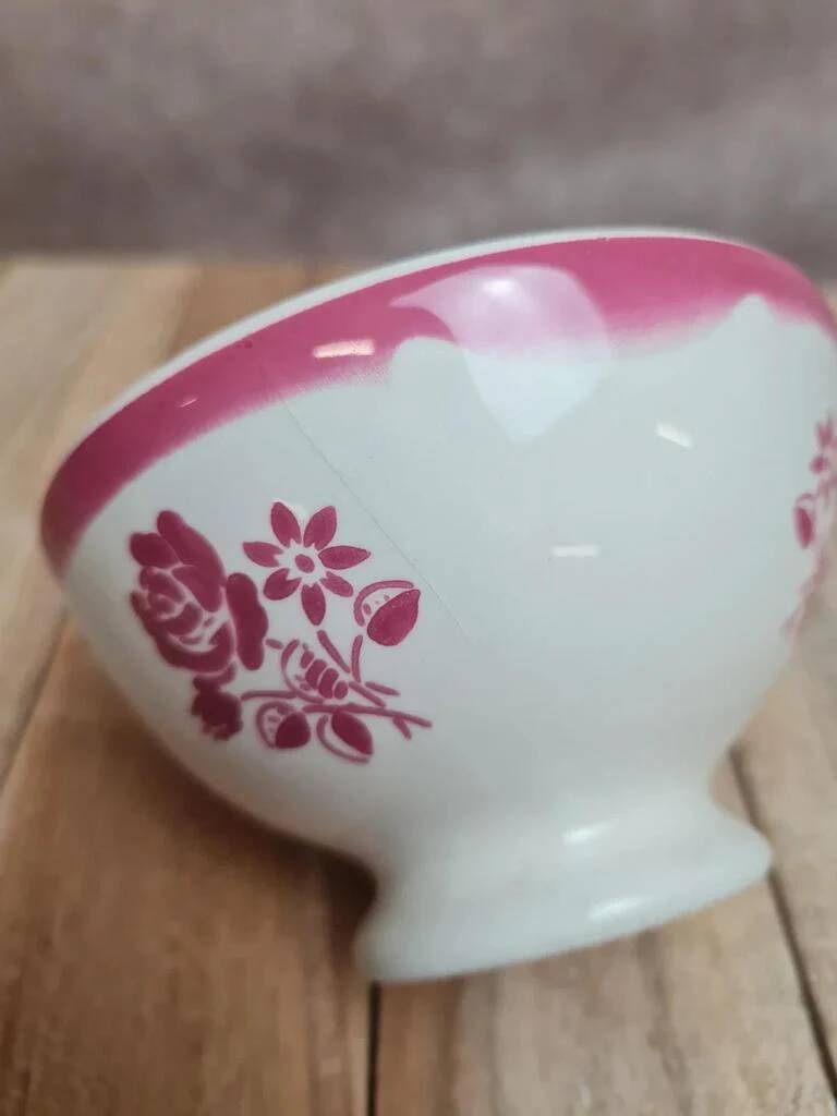 Small antique dining set bowl in earthenware with pink floral decoration – retro charm