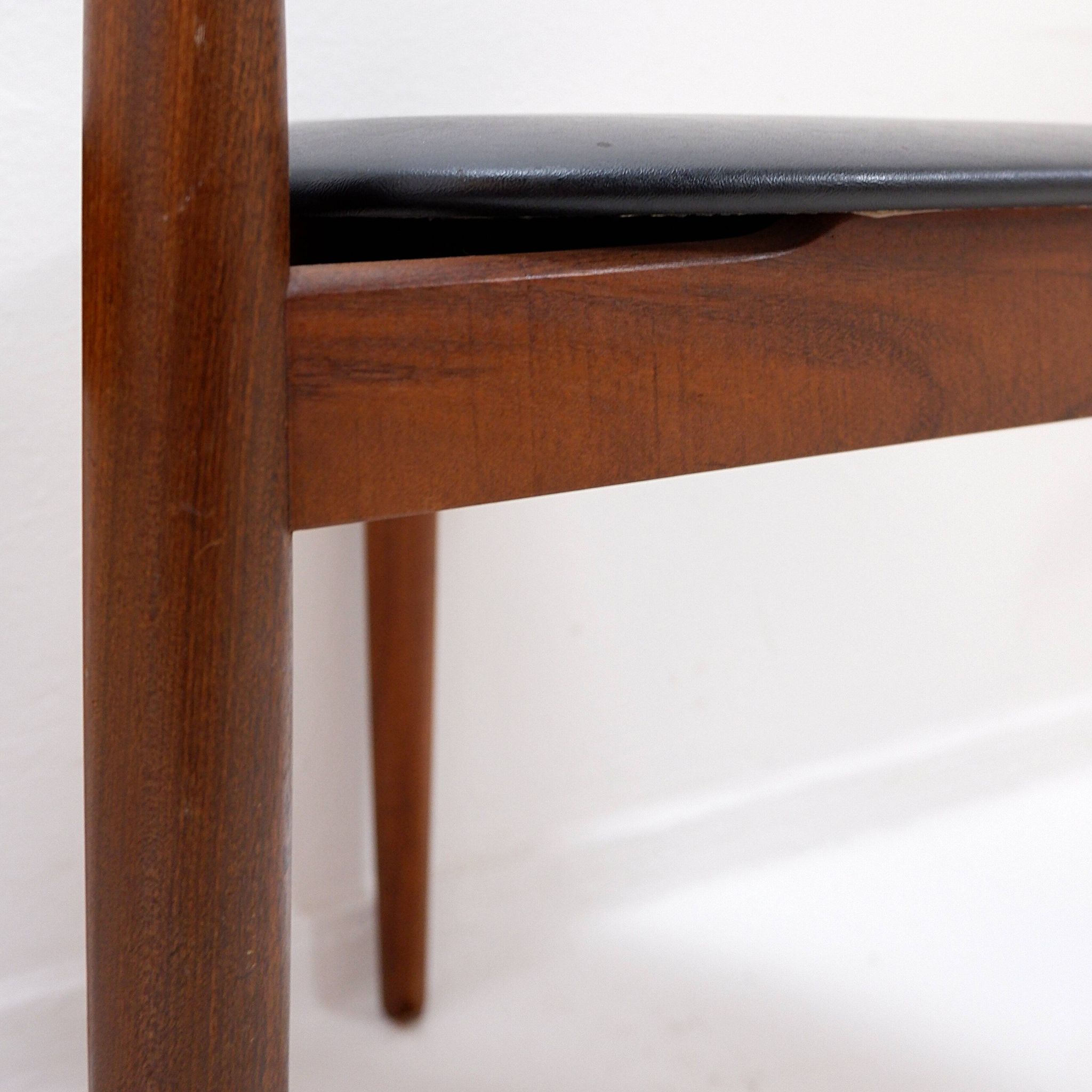 Set of 4 "Roundette" teak chairs by Hans Olsen for Frem Røjle, 1950s