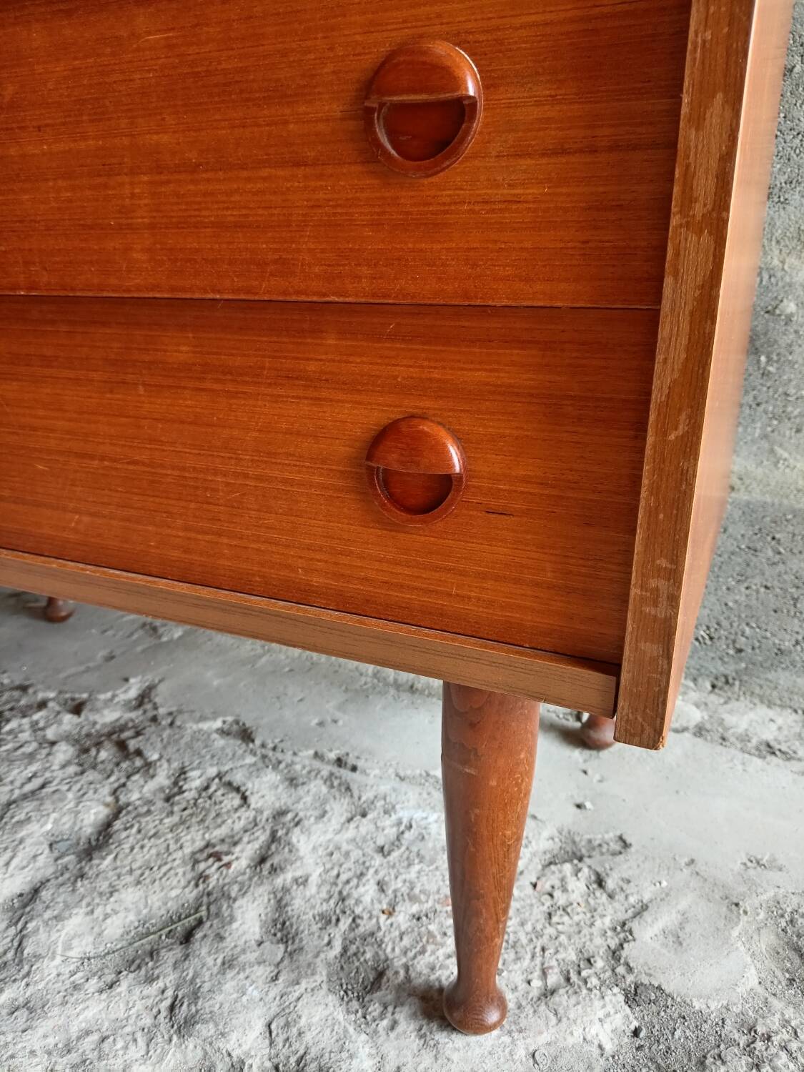 Vintage chest of drawers