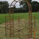 Arche de jardin avec portillon en fer forgé