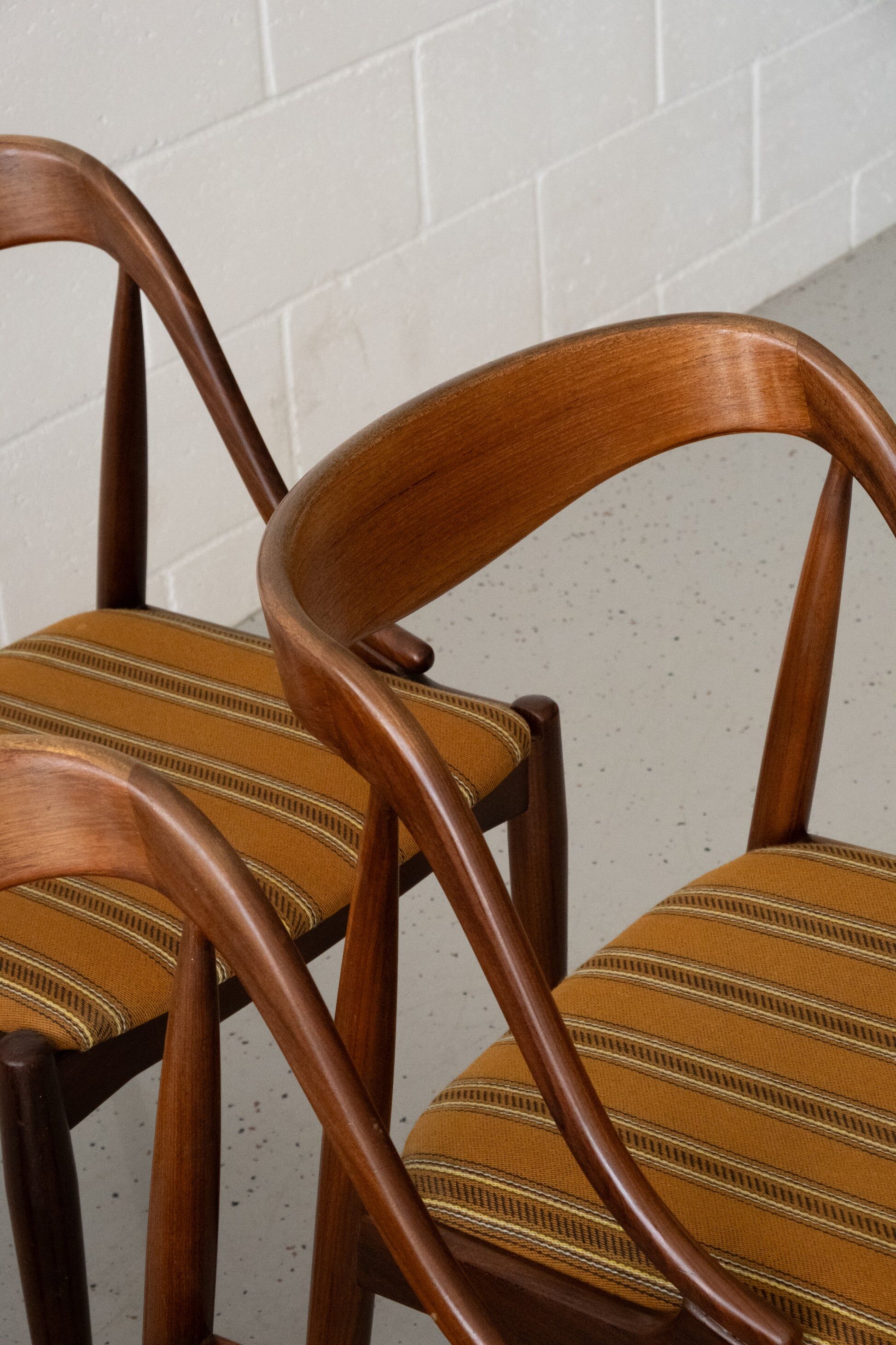 Johannes Andersen Model 16, set of 6 (re-upholstery included)
