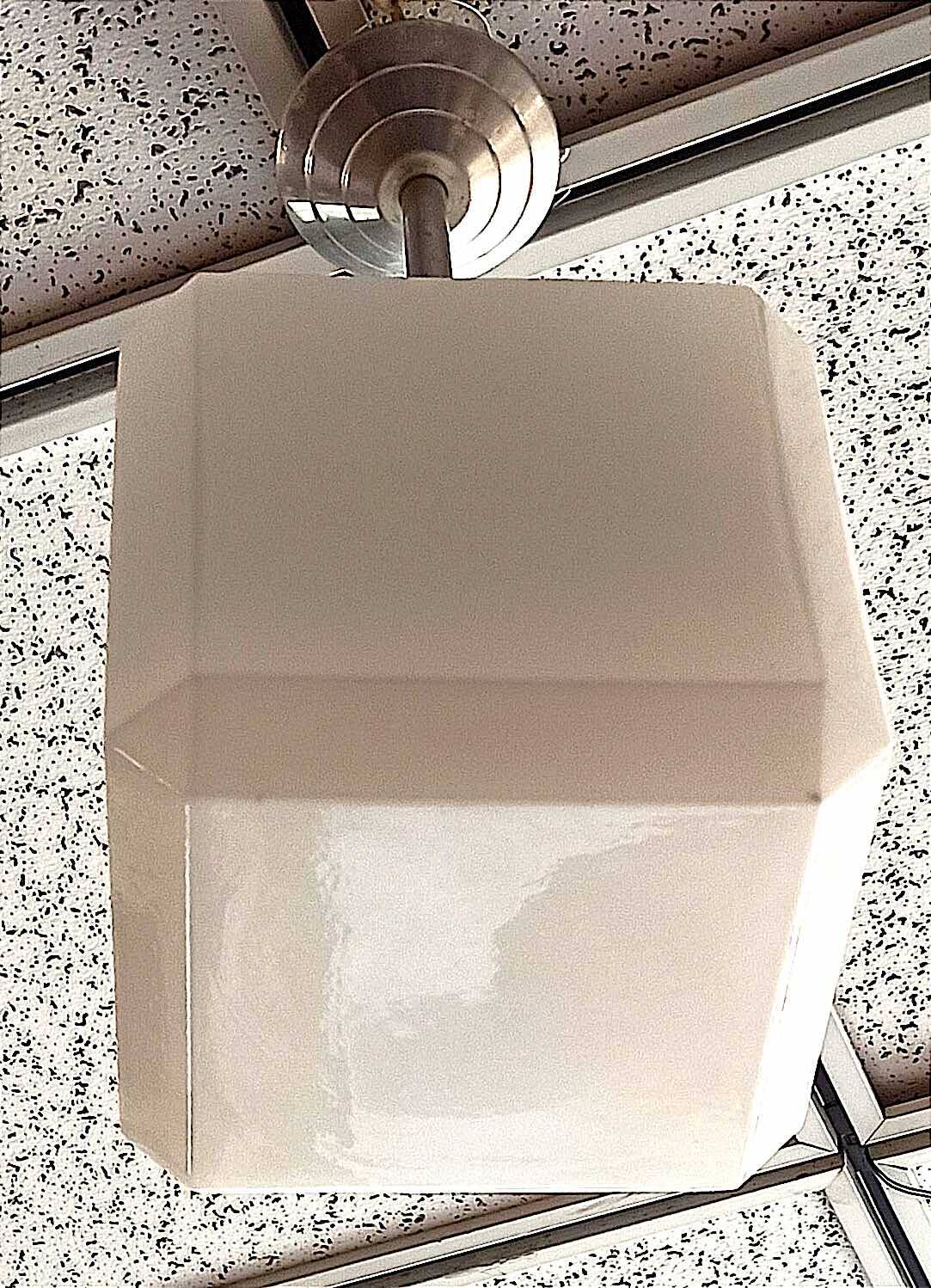 Suspension cubique opaline blanche Art déco Hauteur 44 cm Largeur 20 cm