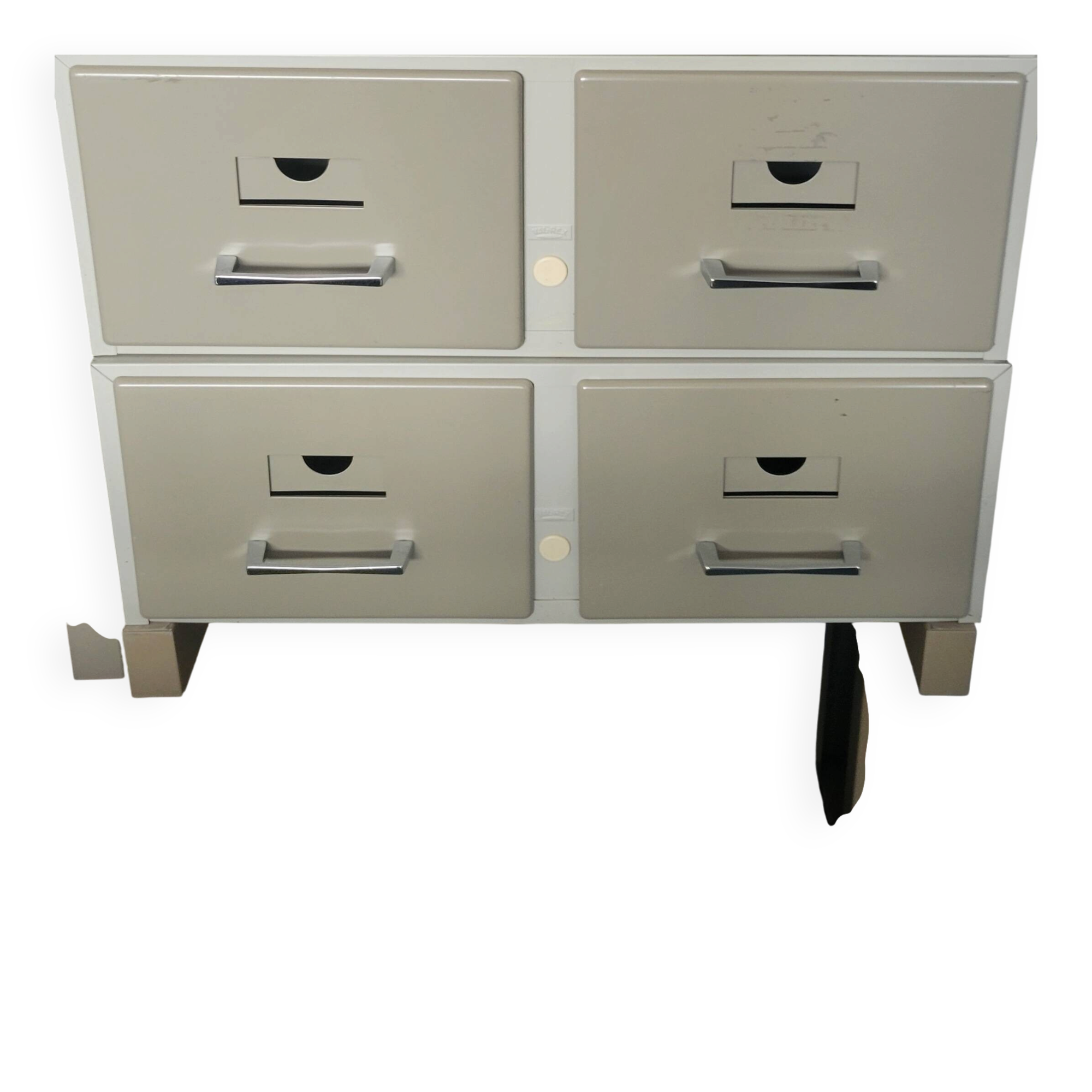 Metal storage
