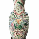 Chinese porcelain vase from the Canton period, 20th century.