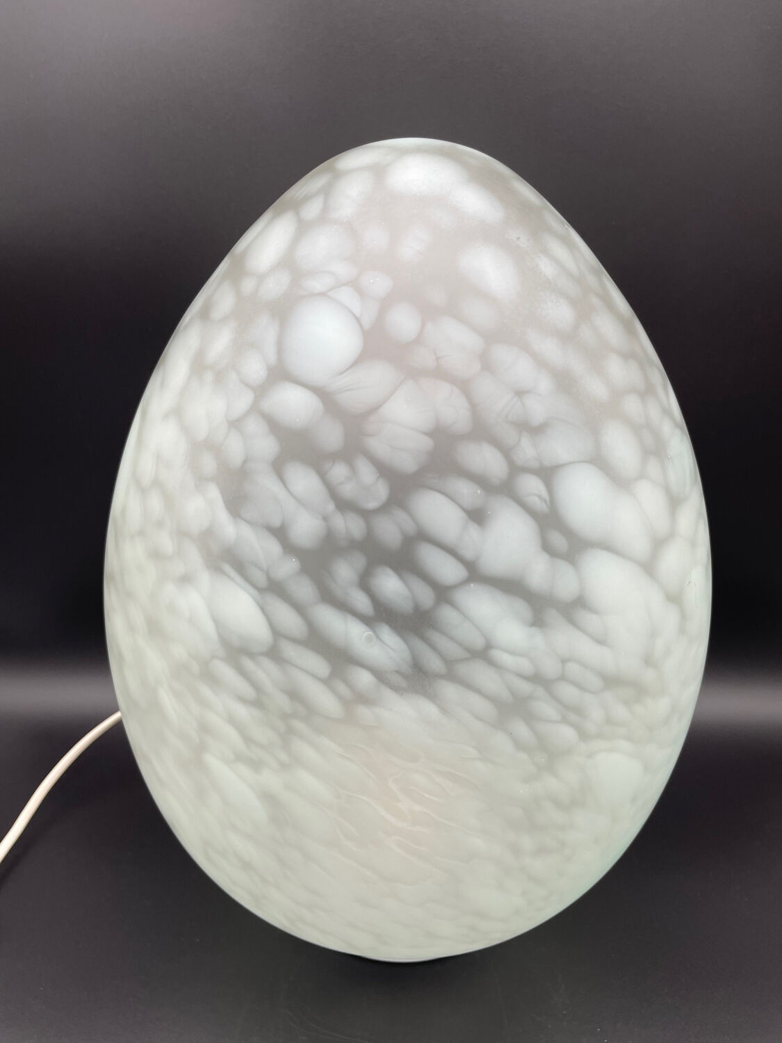 Egg lamp in opaline glassware Vianne