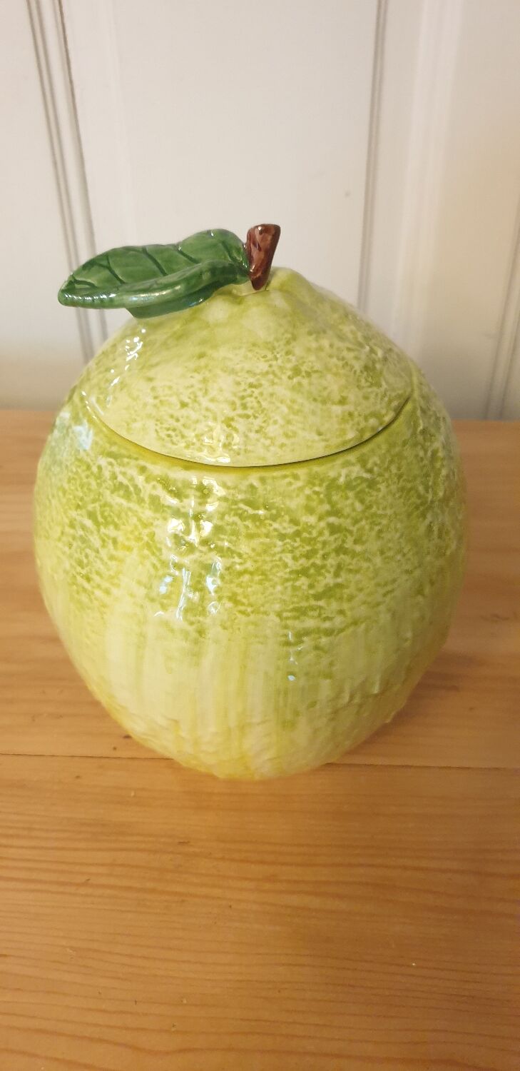 Pear pot