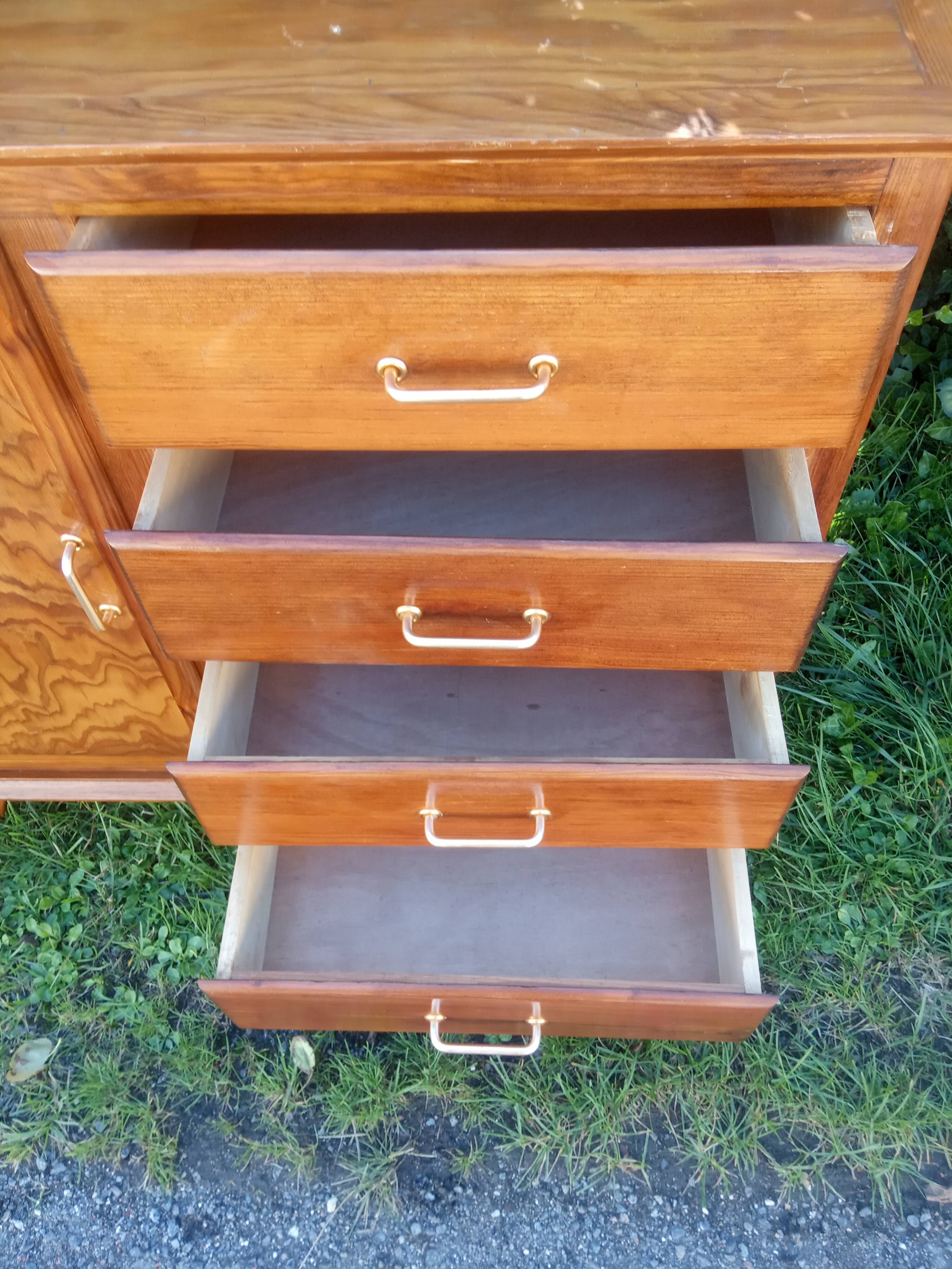 Vintage chest of drawers