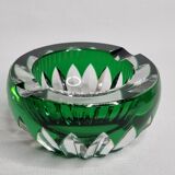 Vide poche, cendrier en cristal taillé vert Baccarat – France, XXe siècle
