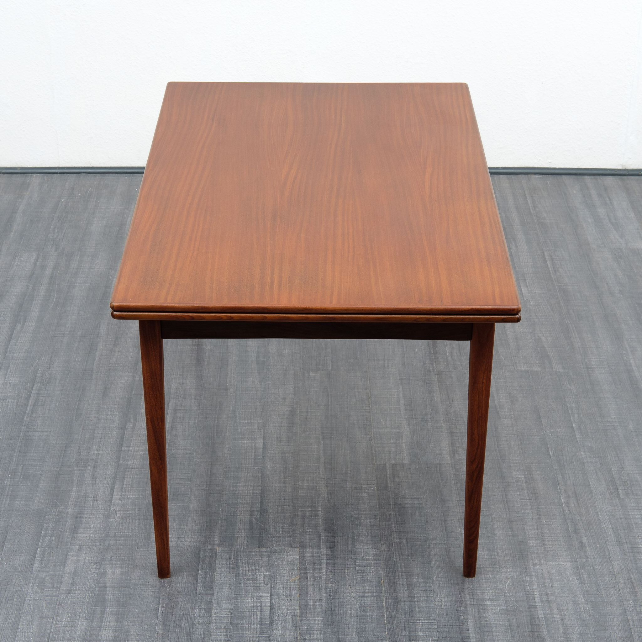 Table à manger des années 1960 teck foncé extensible
