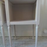 Pair of bedside tables, end tables re-enchanted in pearl gray, wooden top.