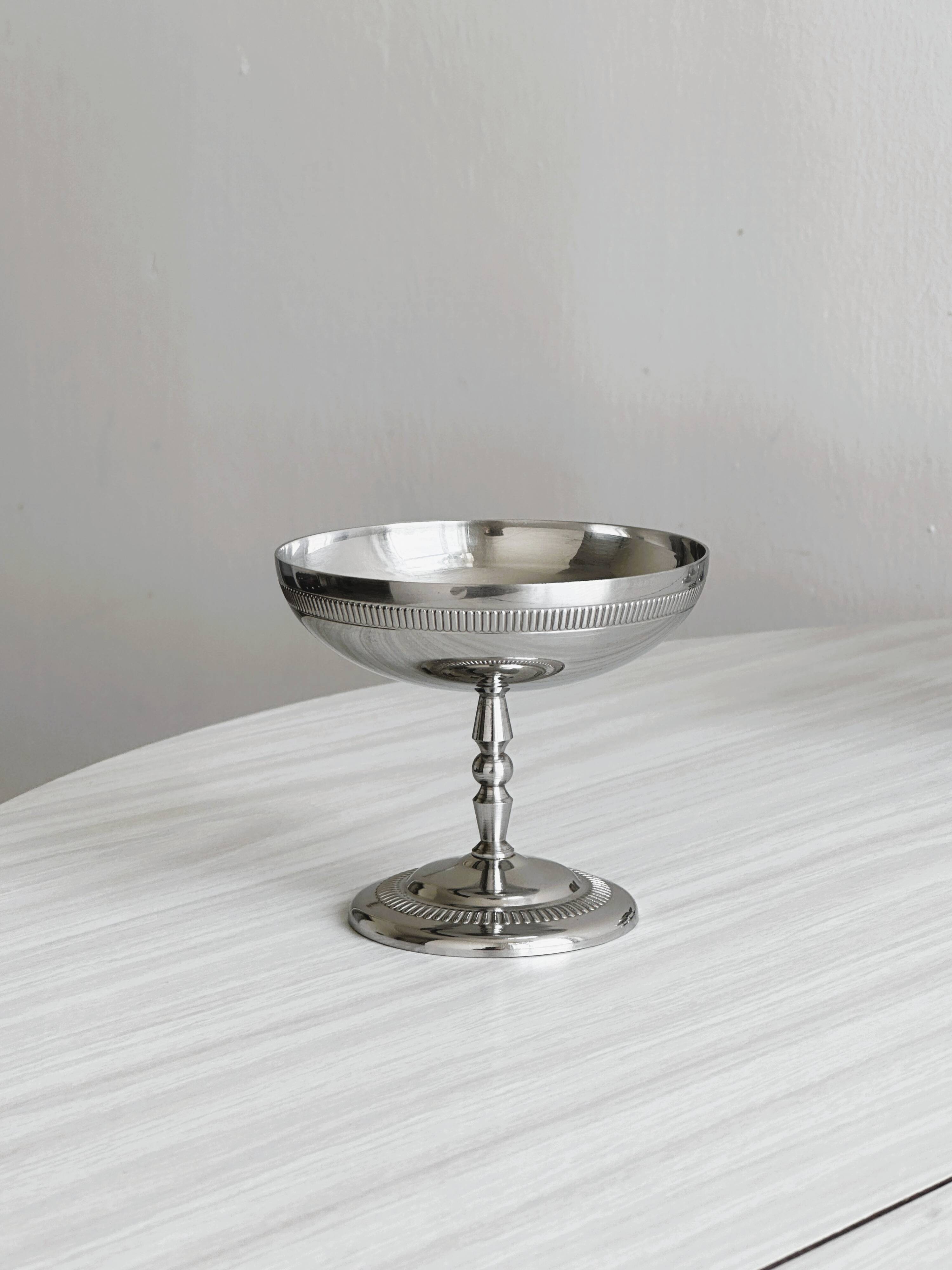 5 silver-plated metal cups