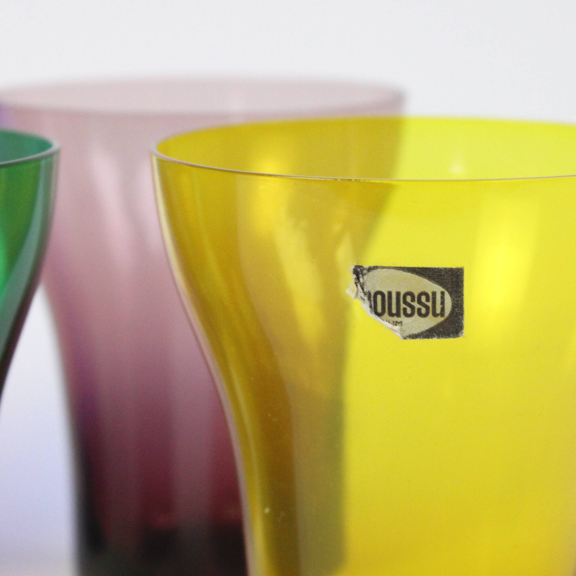 Set of 6 coloured vintage glasses - glassware from Boussu