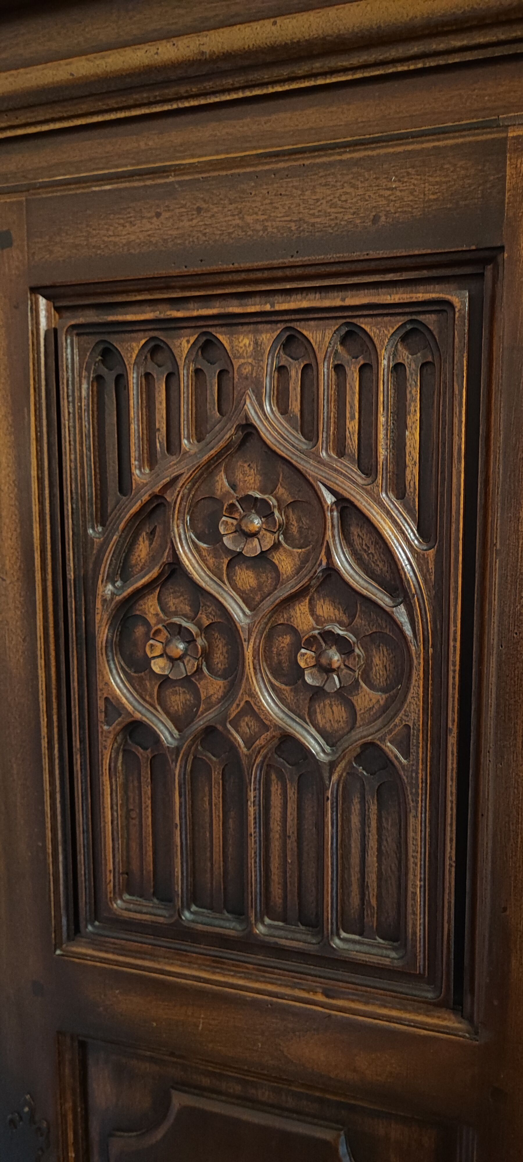 Wardrobe in Gothic style