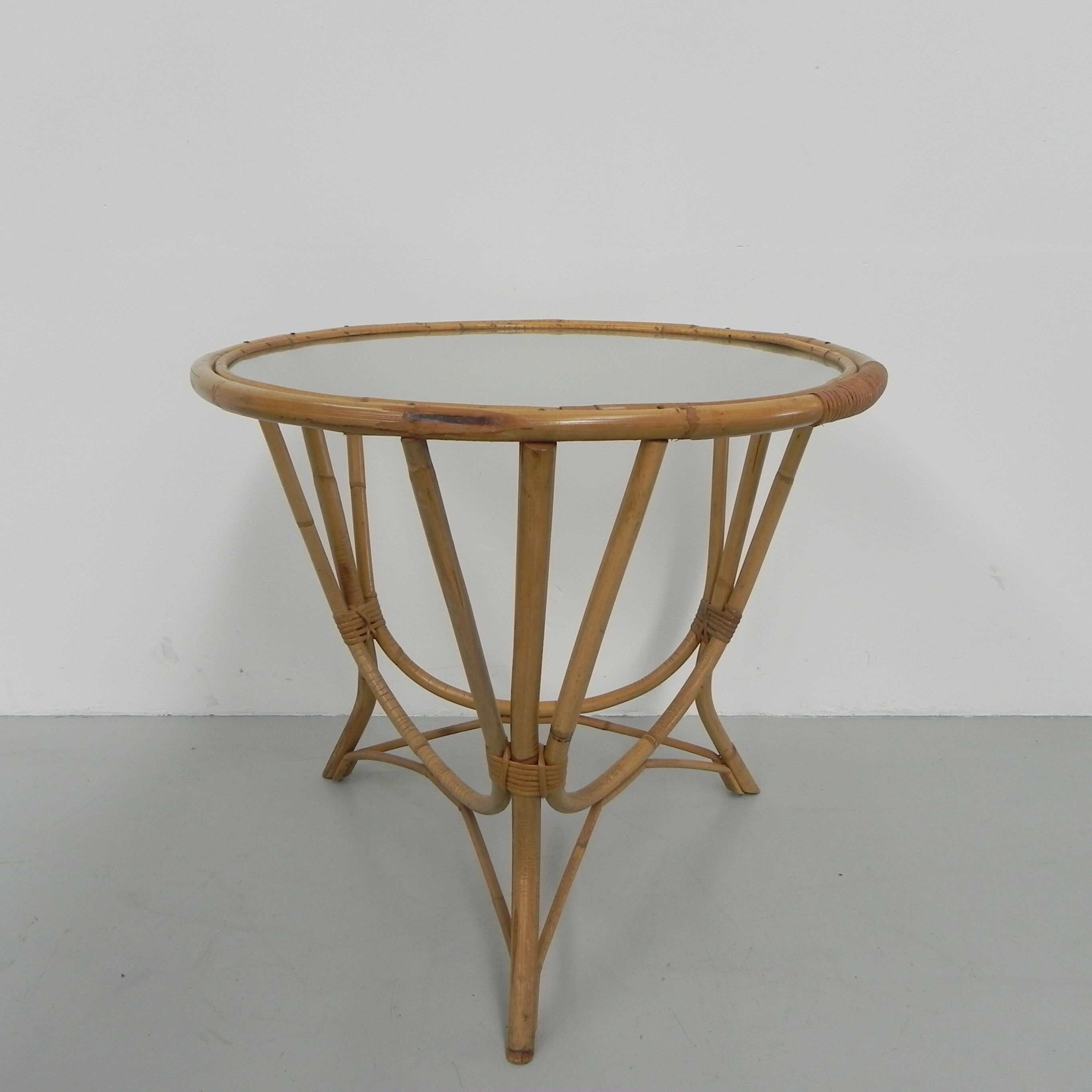 Bamboo coffee table with round glass top