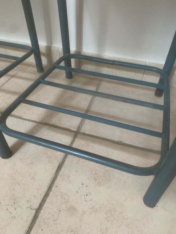 Paire de chaises, chevets d’internat vintage