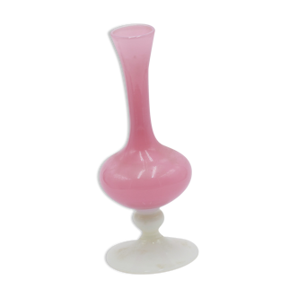 Vase en opaline rose et blanc